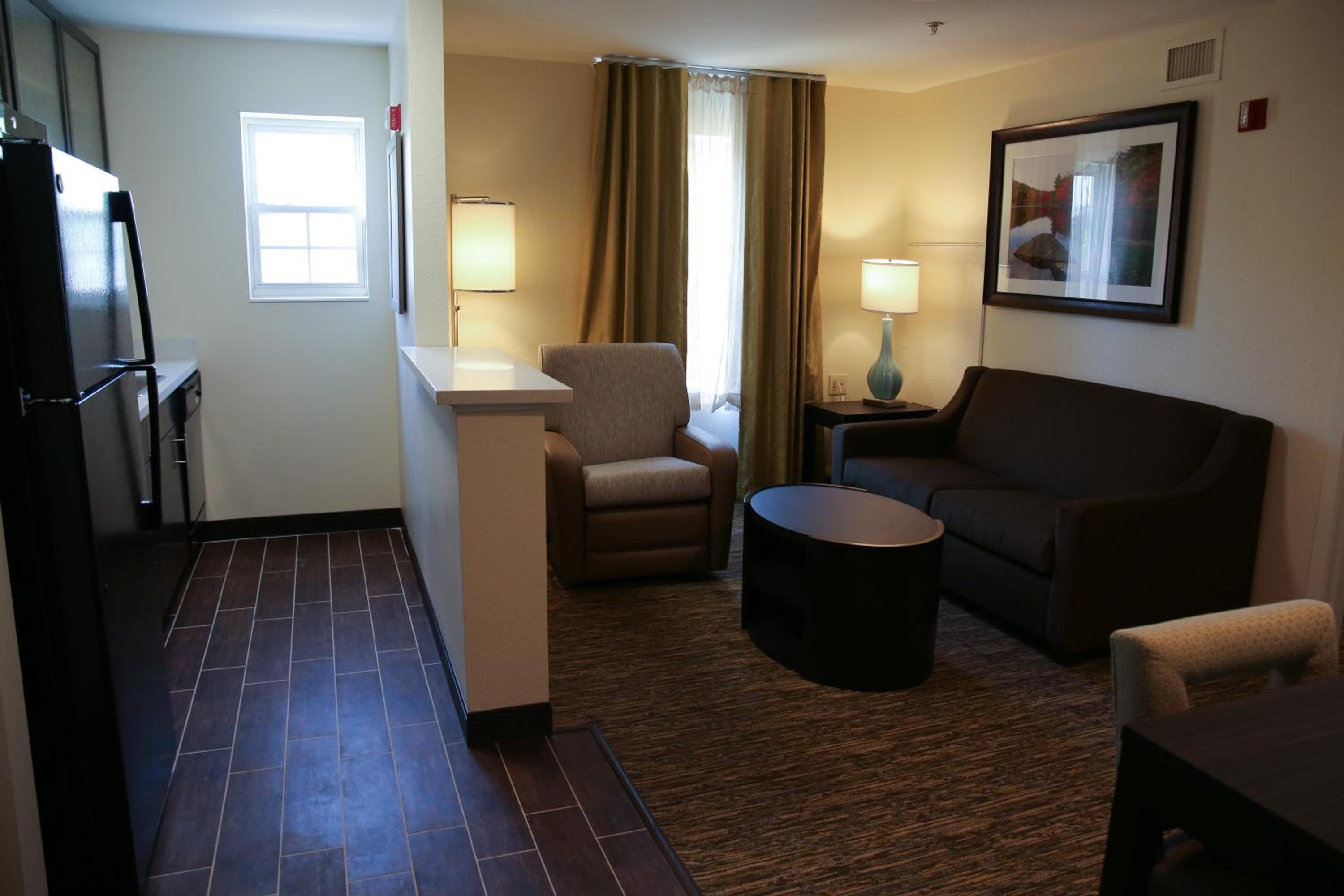 Queen Suite with Two Queen Beds - Non-Smoking - Photo 1