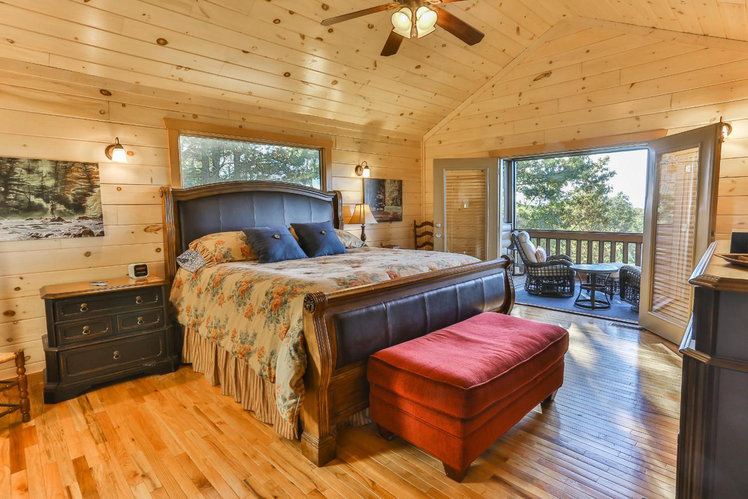Three-Bedroom House photo 3