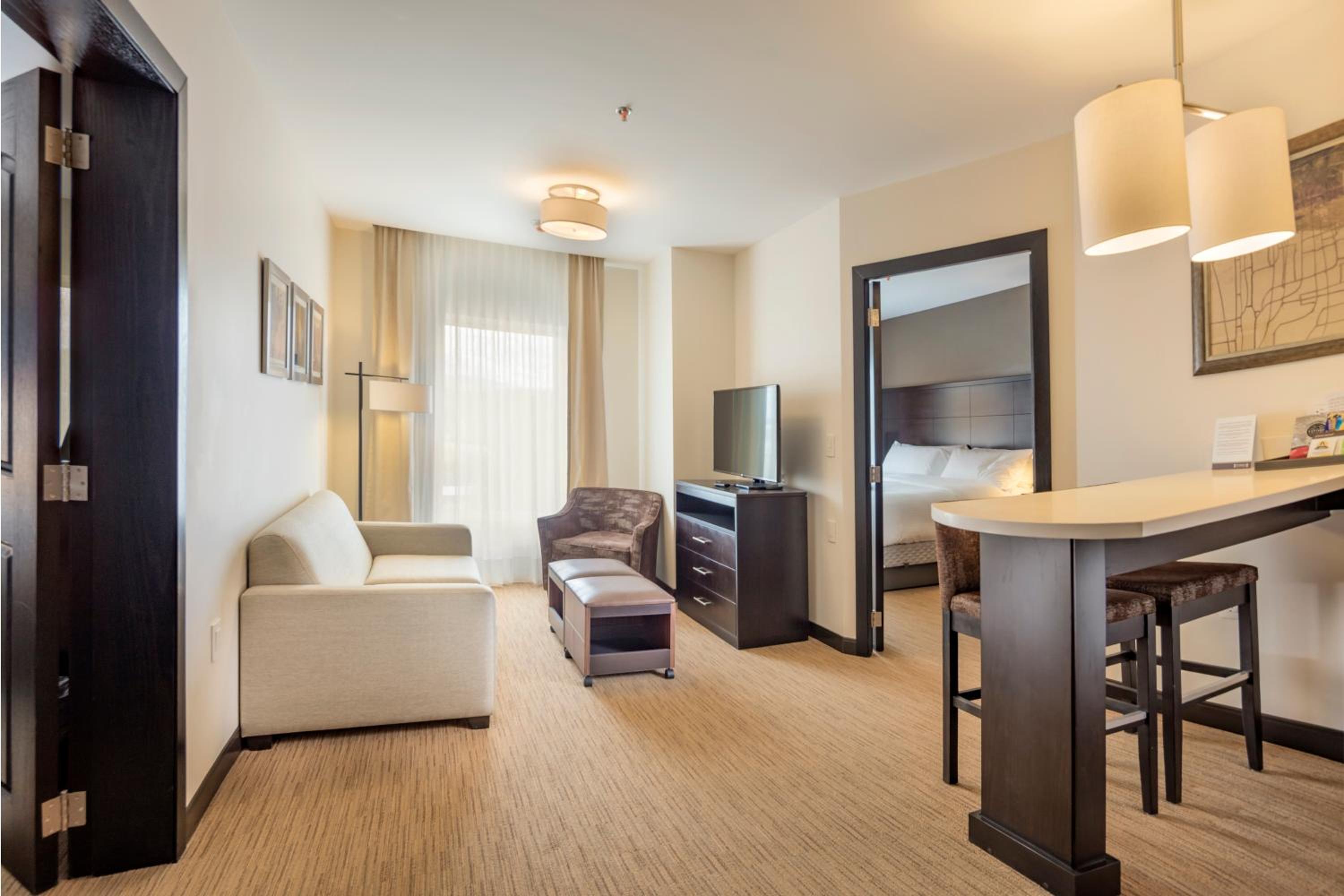 One-Bedroom Suite with Two Queen Beds photo 2