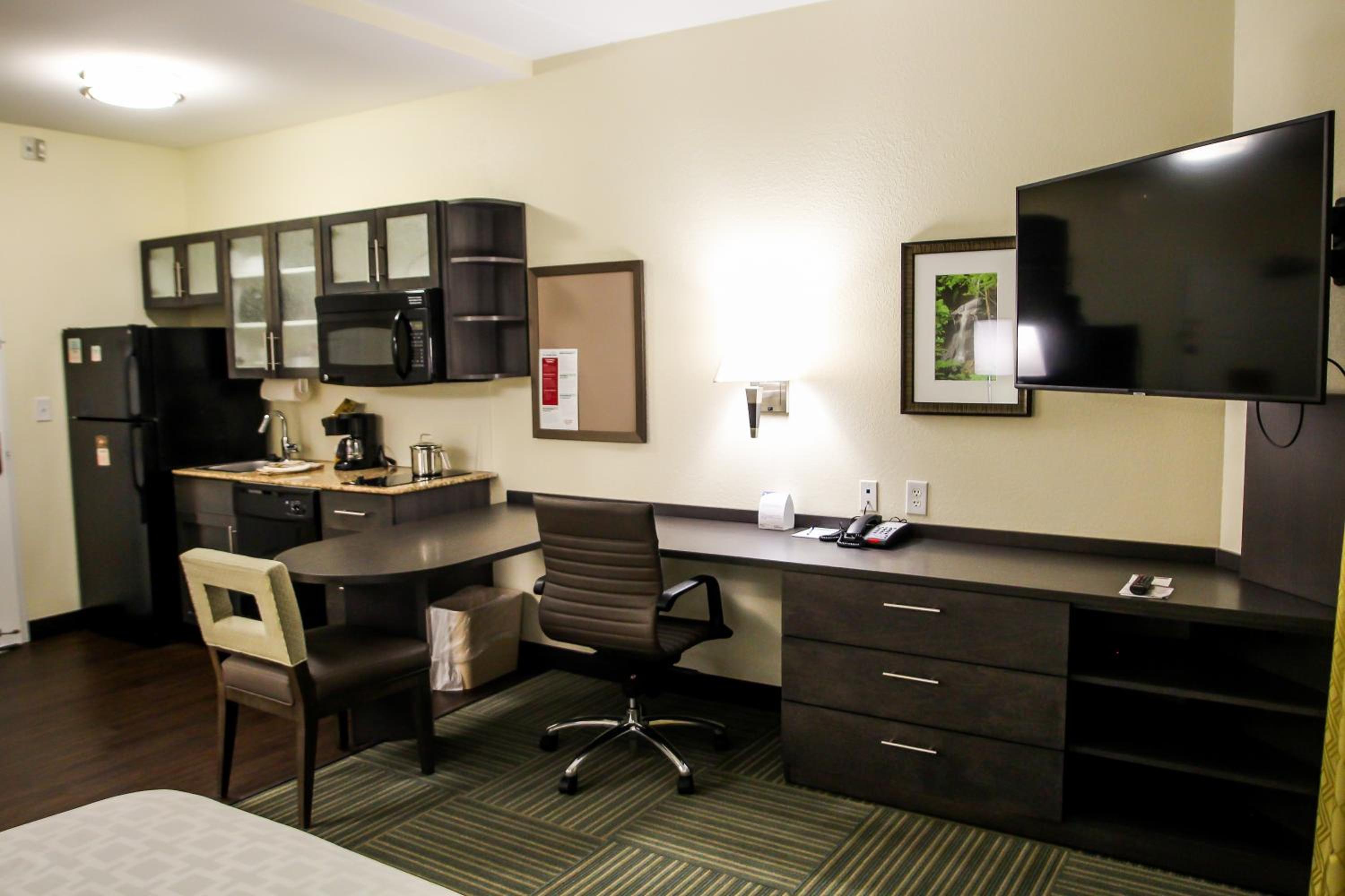 Studio Suite - Photo 1