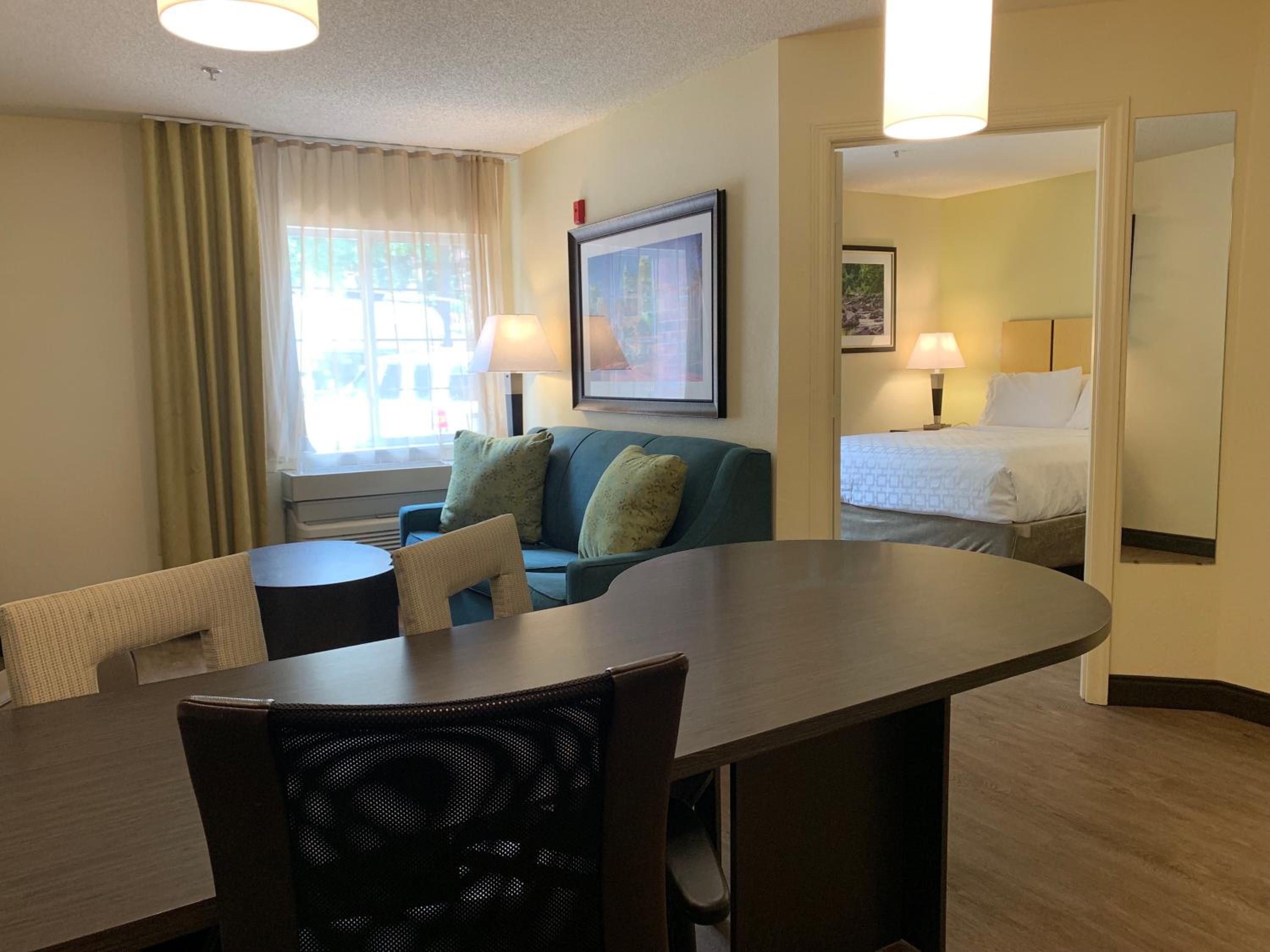 One Bedroom Suite with One Queen Bed - Photo 1