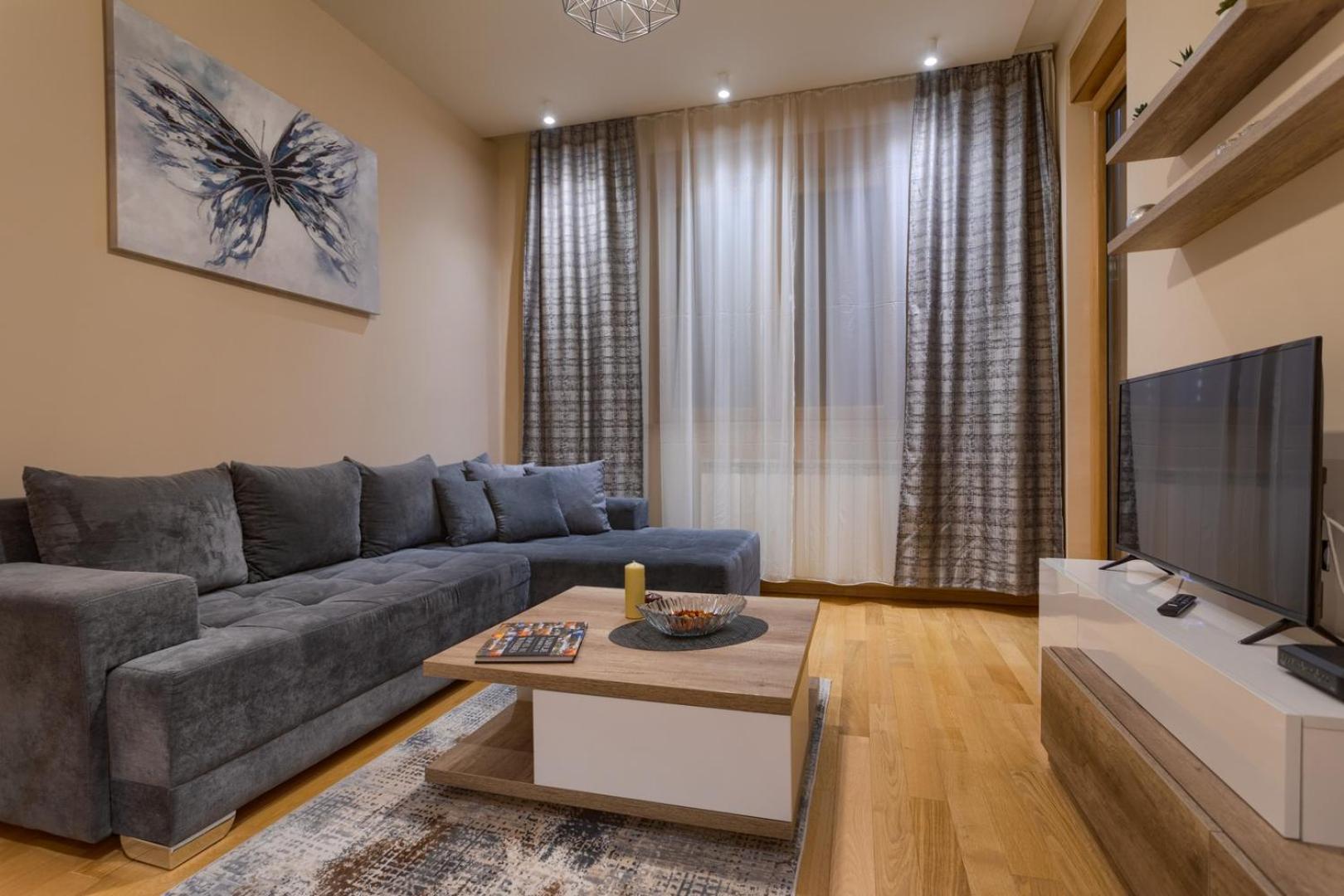 Deluxe Apartment