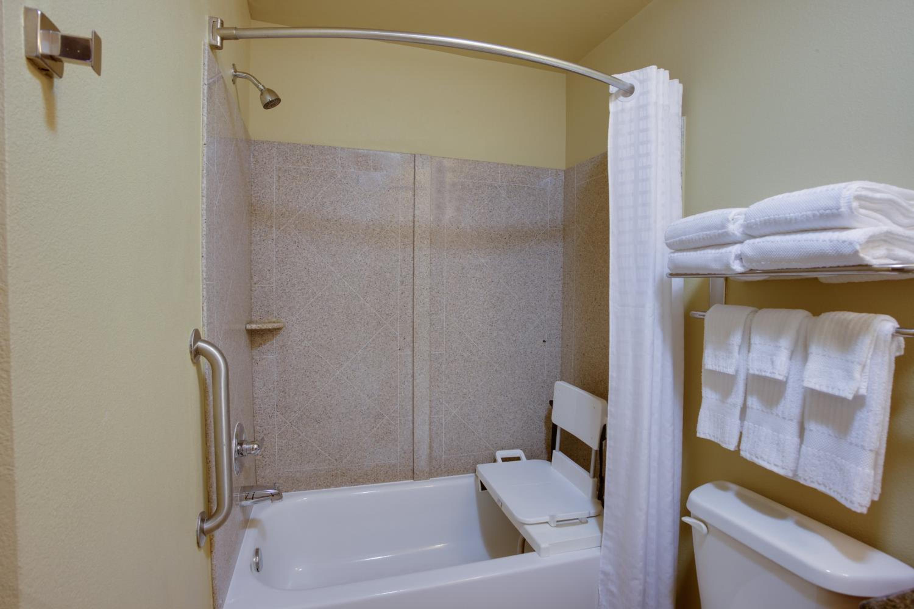 Suite with Two Double Beds - Hearing Accessible - Photo 4