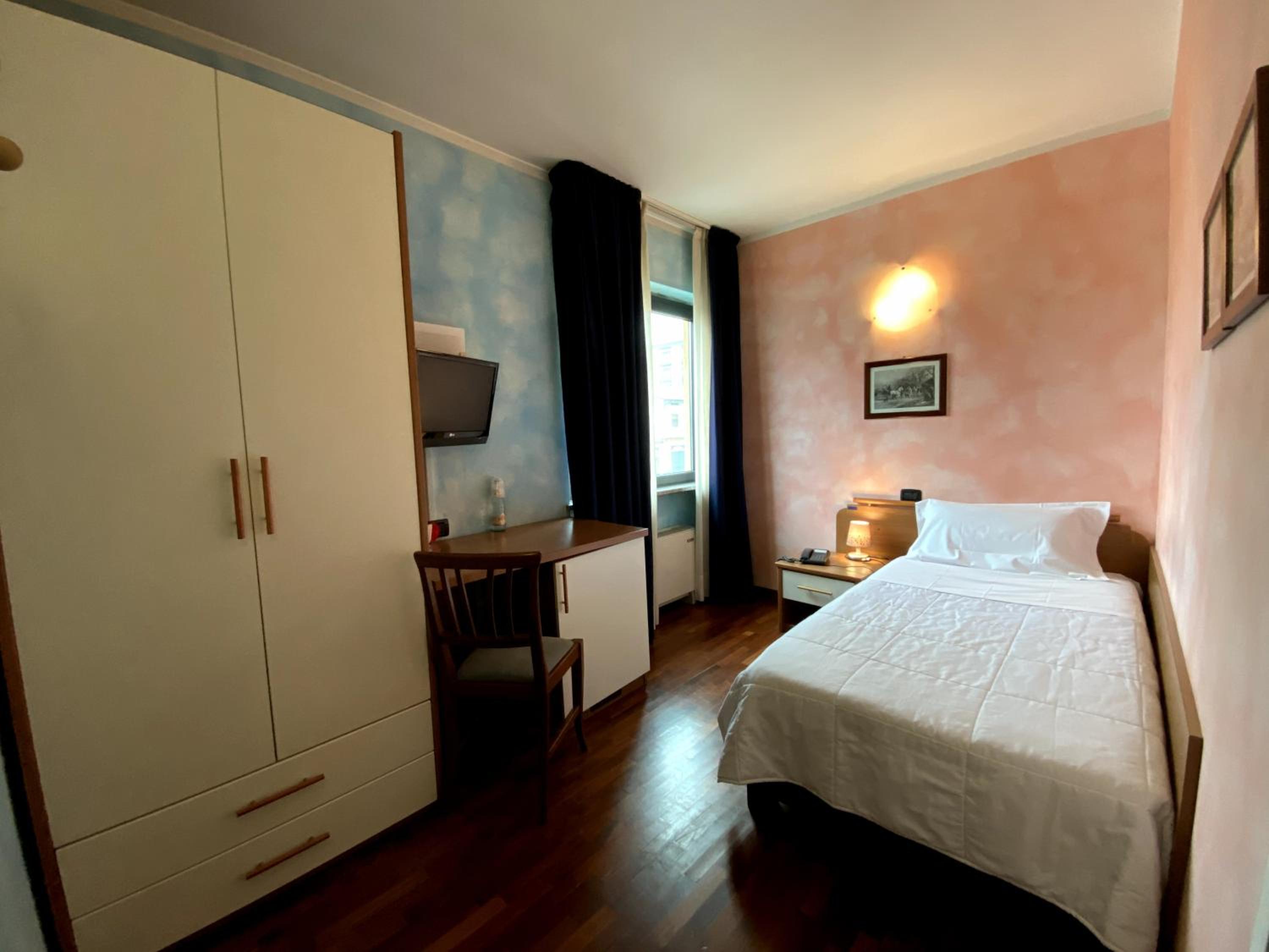 Single Room photo 3
