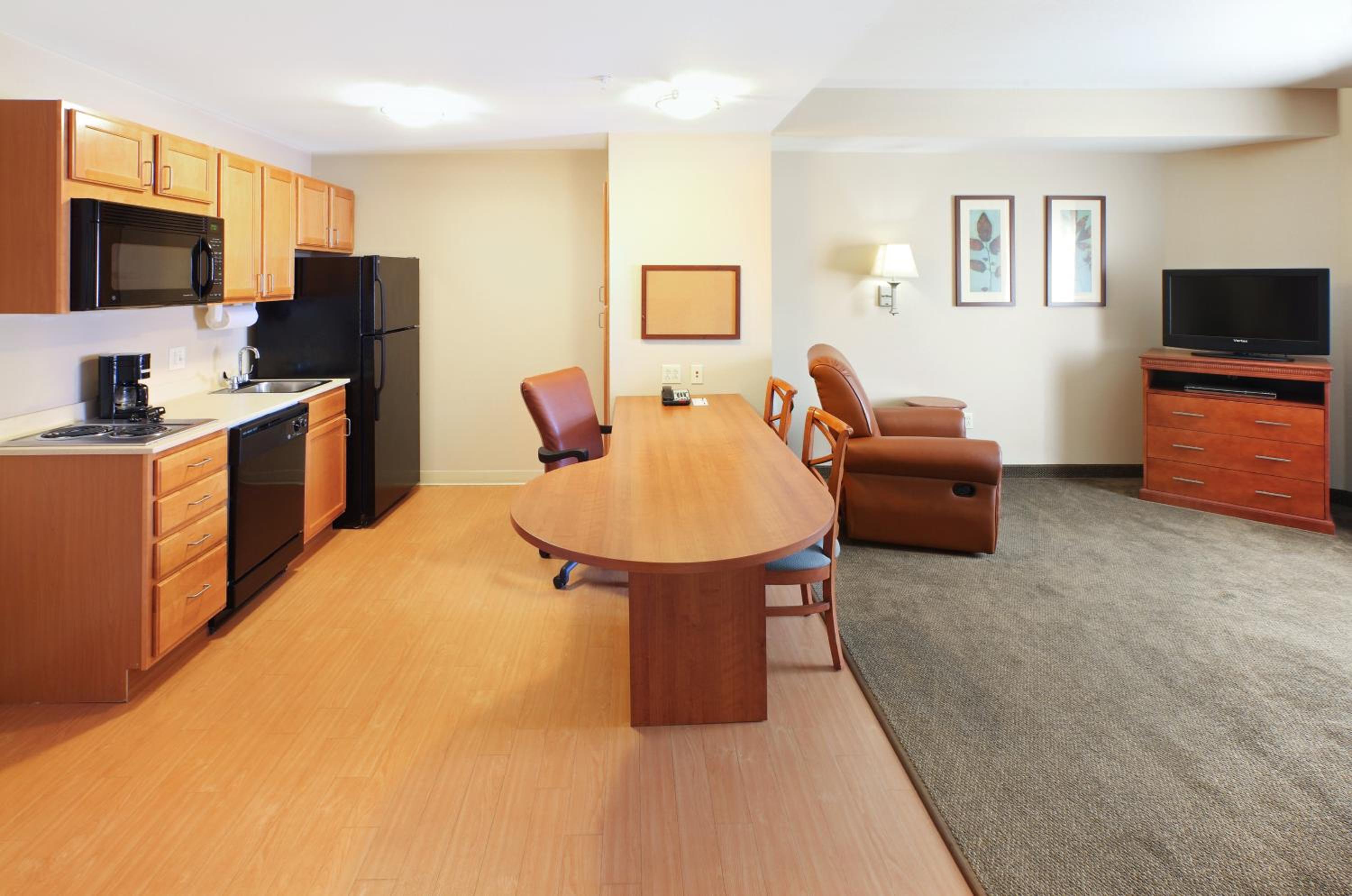 One-Bedroom Suite - Photo 1