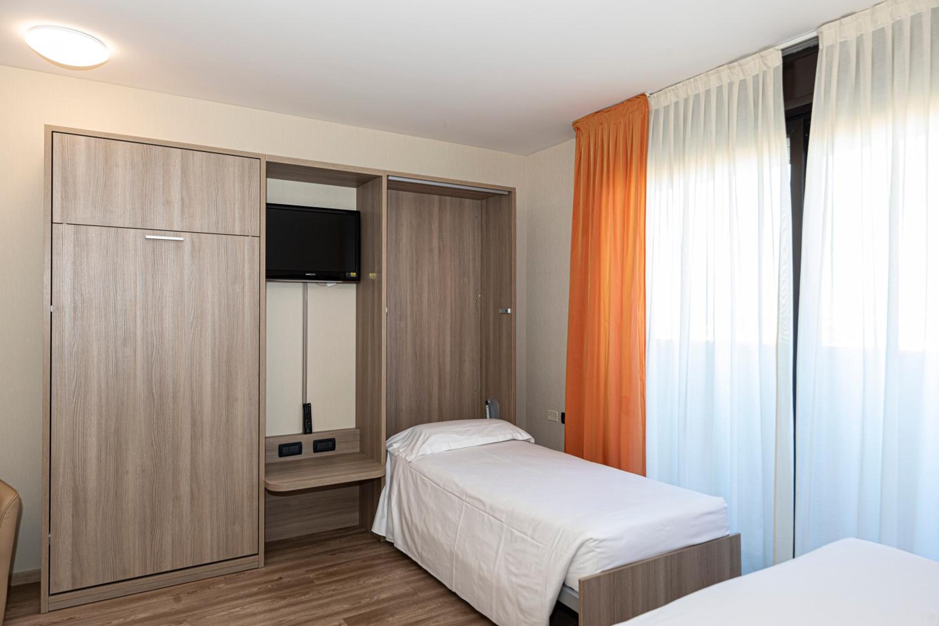 Standard Triple Room - Photo 14