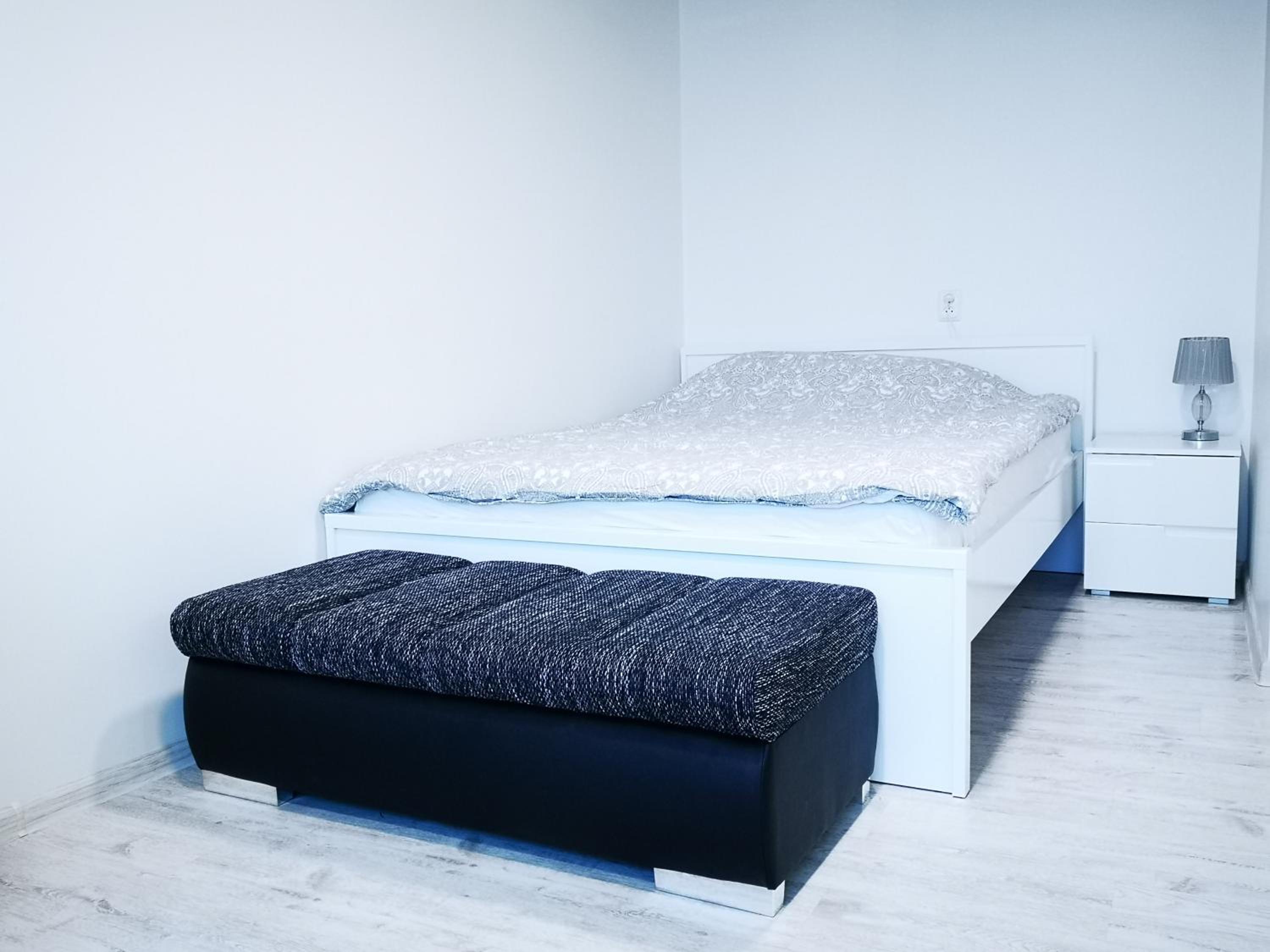 One-Bedroom Apartment - Photo 1