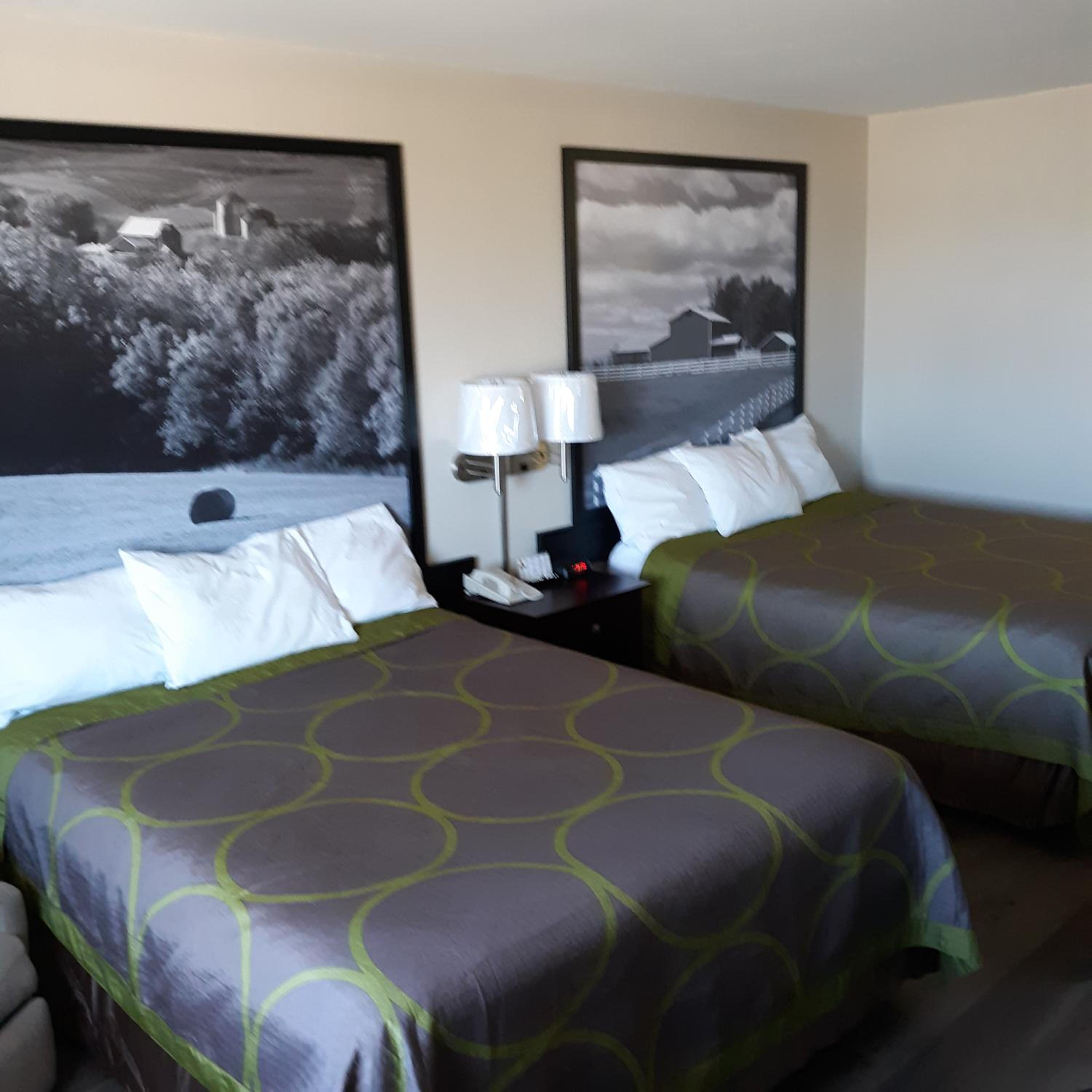 Queen Room with Two Queen Beds - Non-Smoking - Photo 1