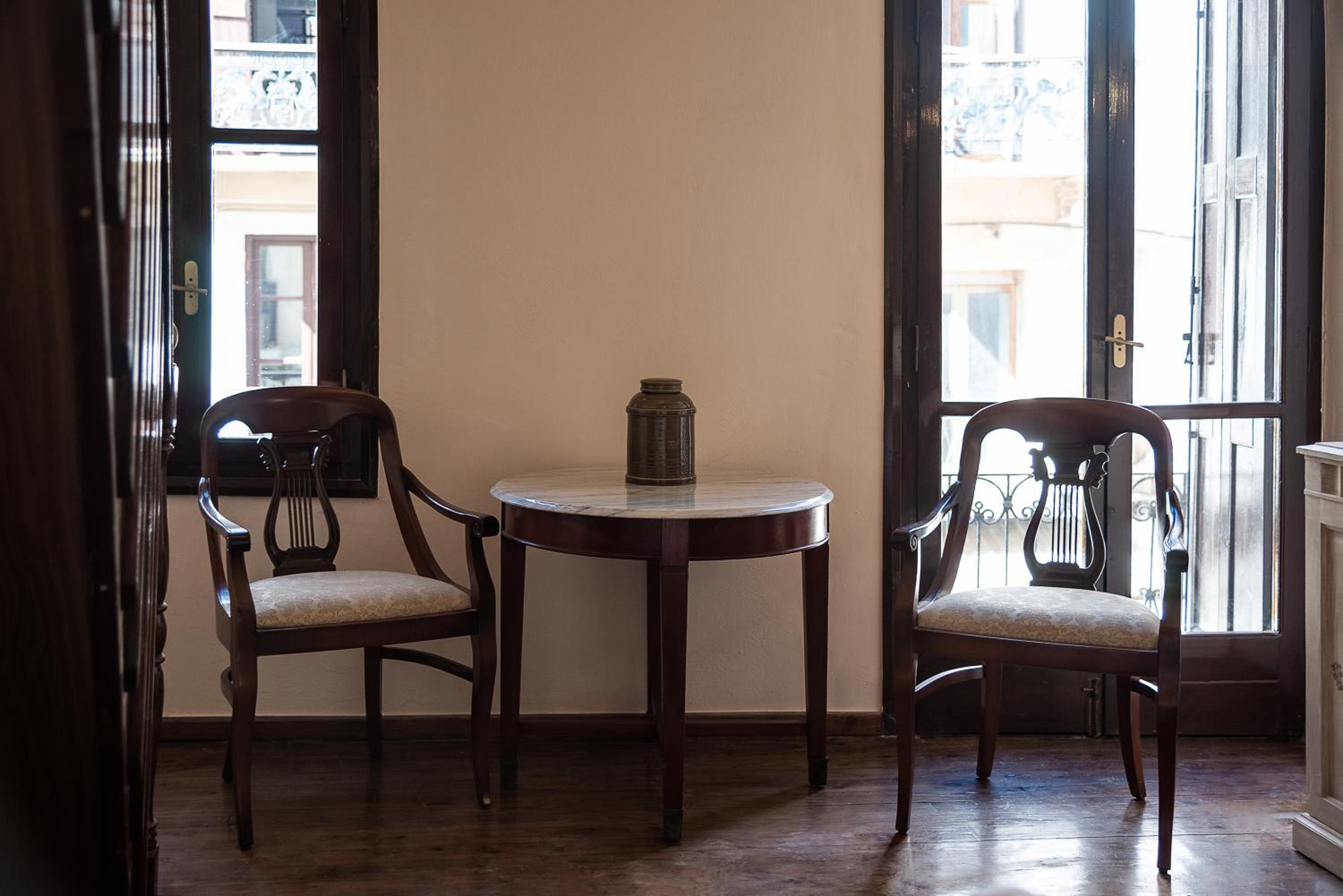 Family Suite with Balcony - Photo 1