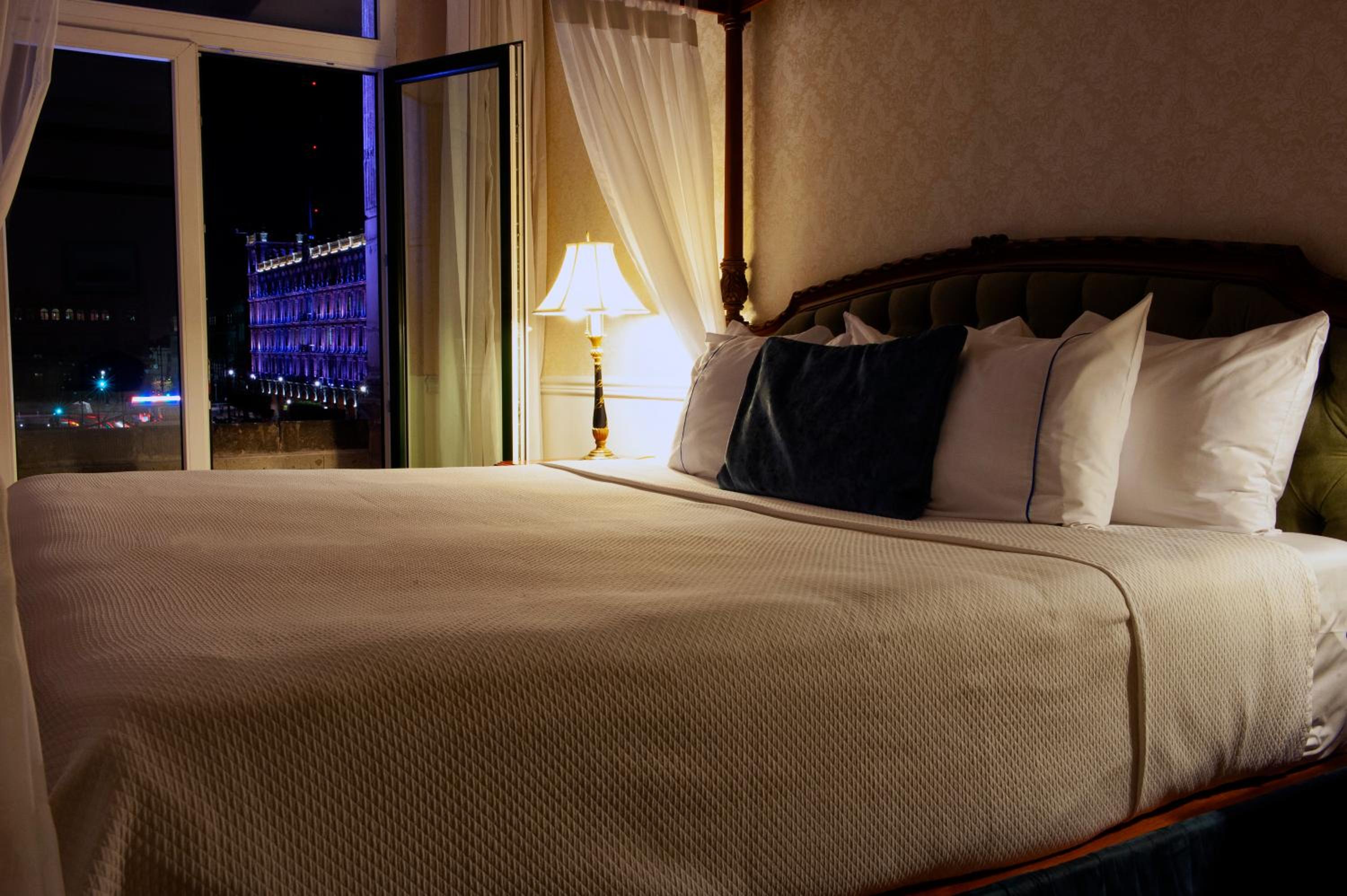 Master Suite Zocalo View - Photo 13