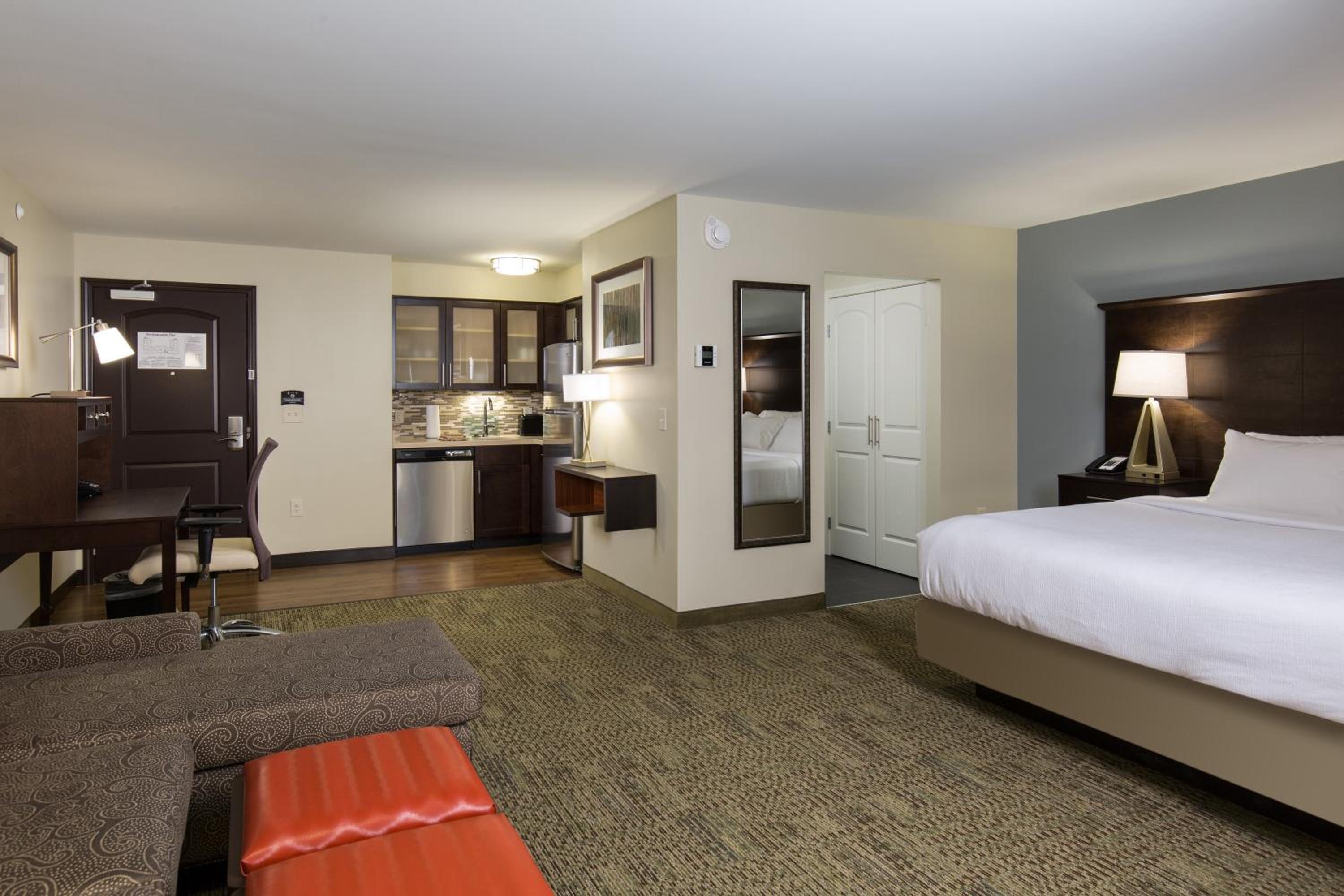 King Studio Suite