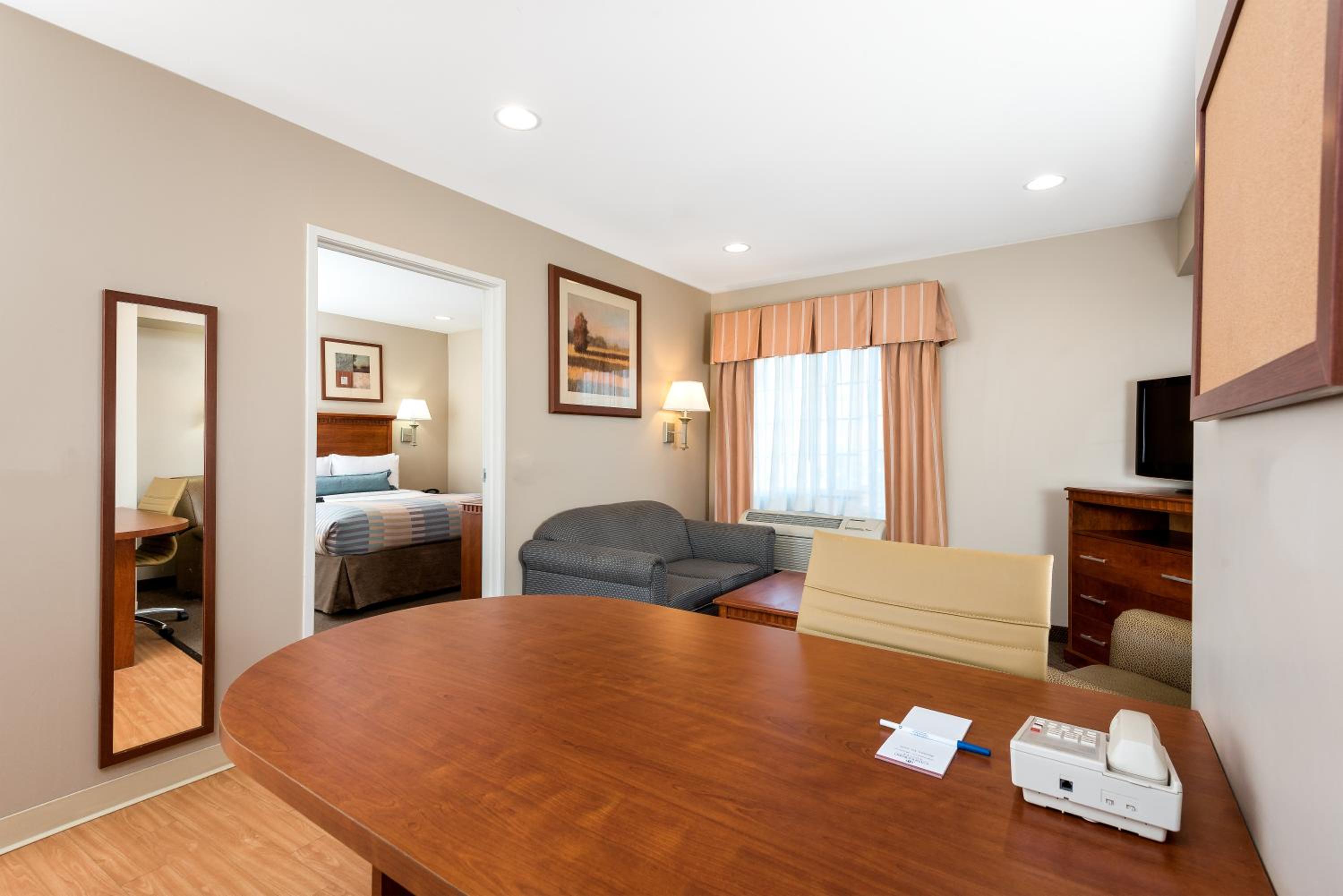 One-Bedroom Queen Suite - Photo 1