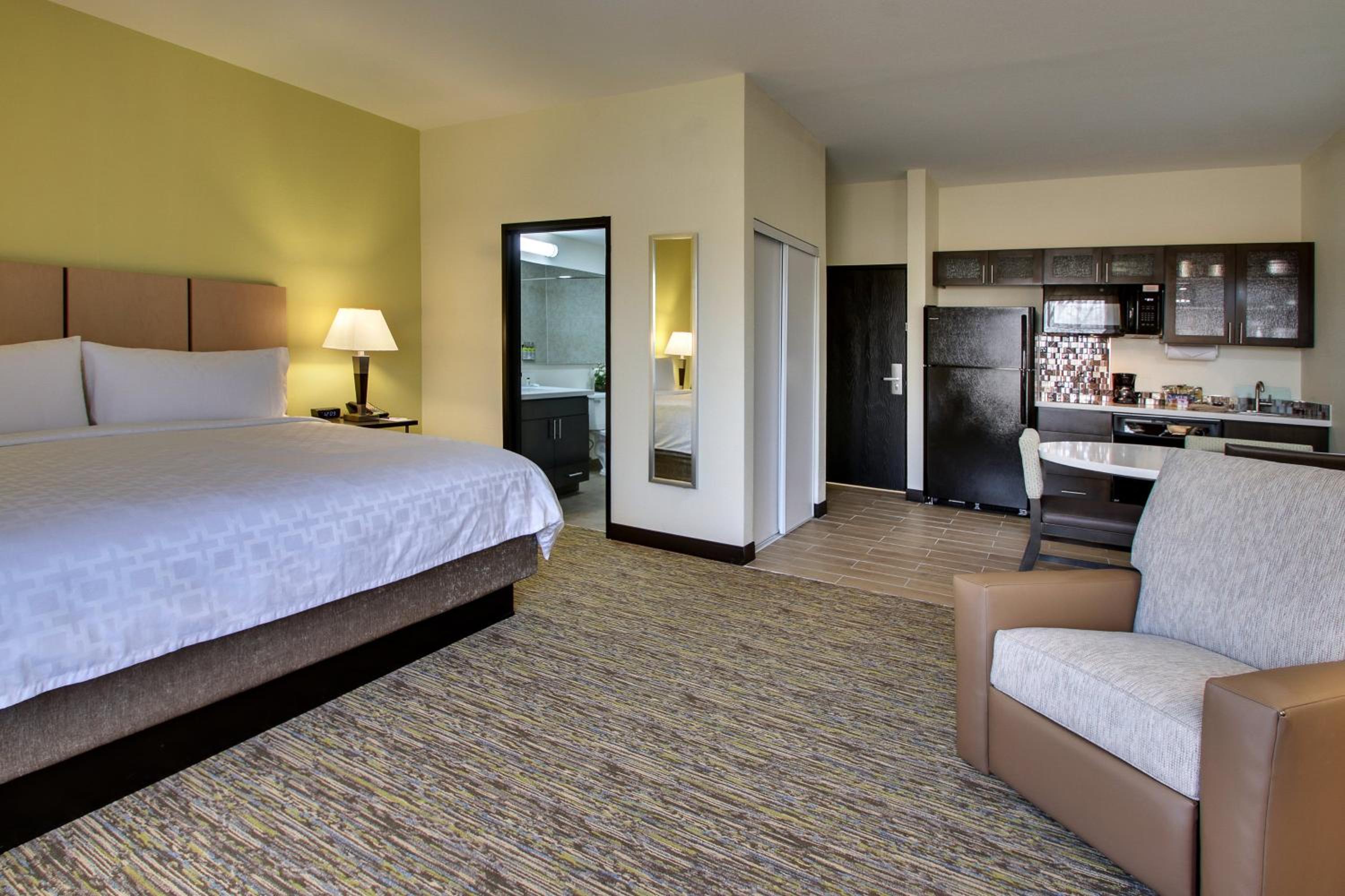 King Studio Suite - Photo 4