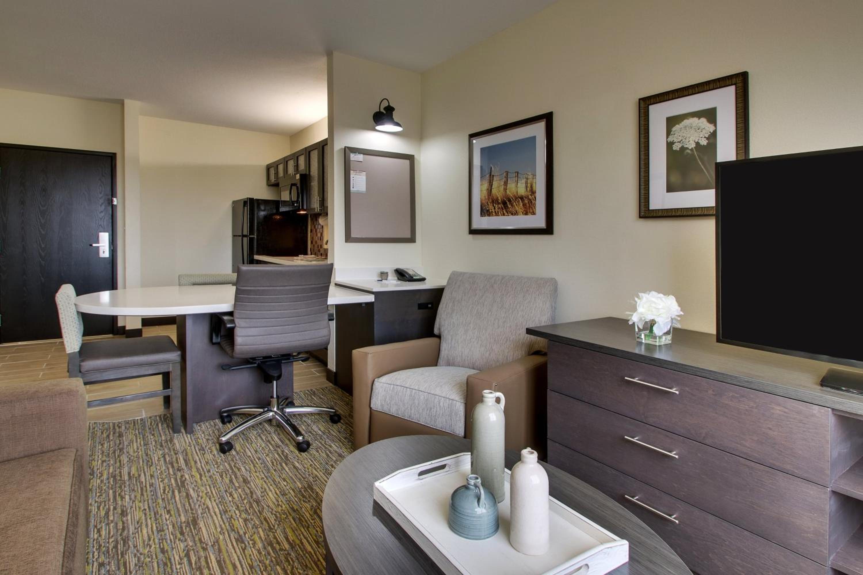 One-Bedroom King Suite with Sofa Bed - Photo 1
