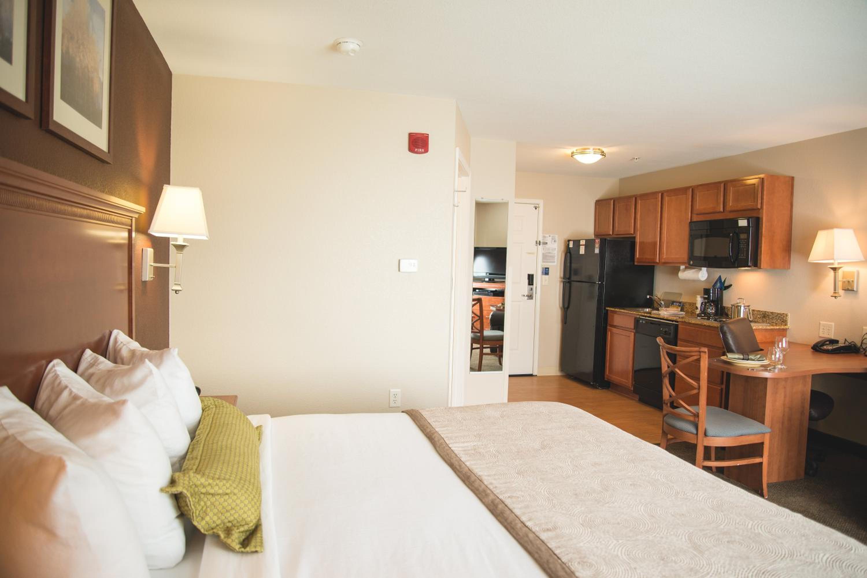 King Studio Suite - Photo 2