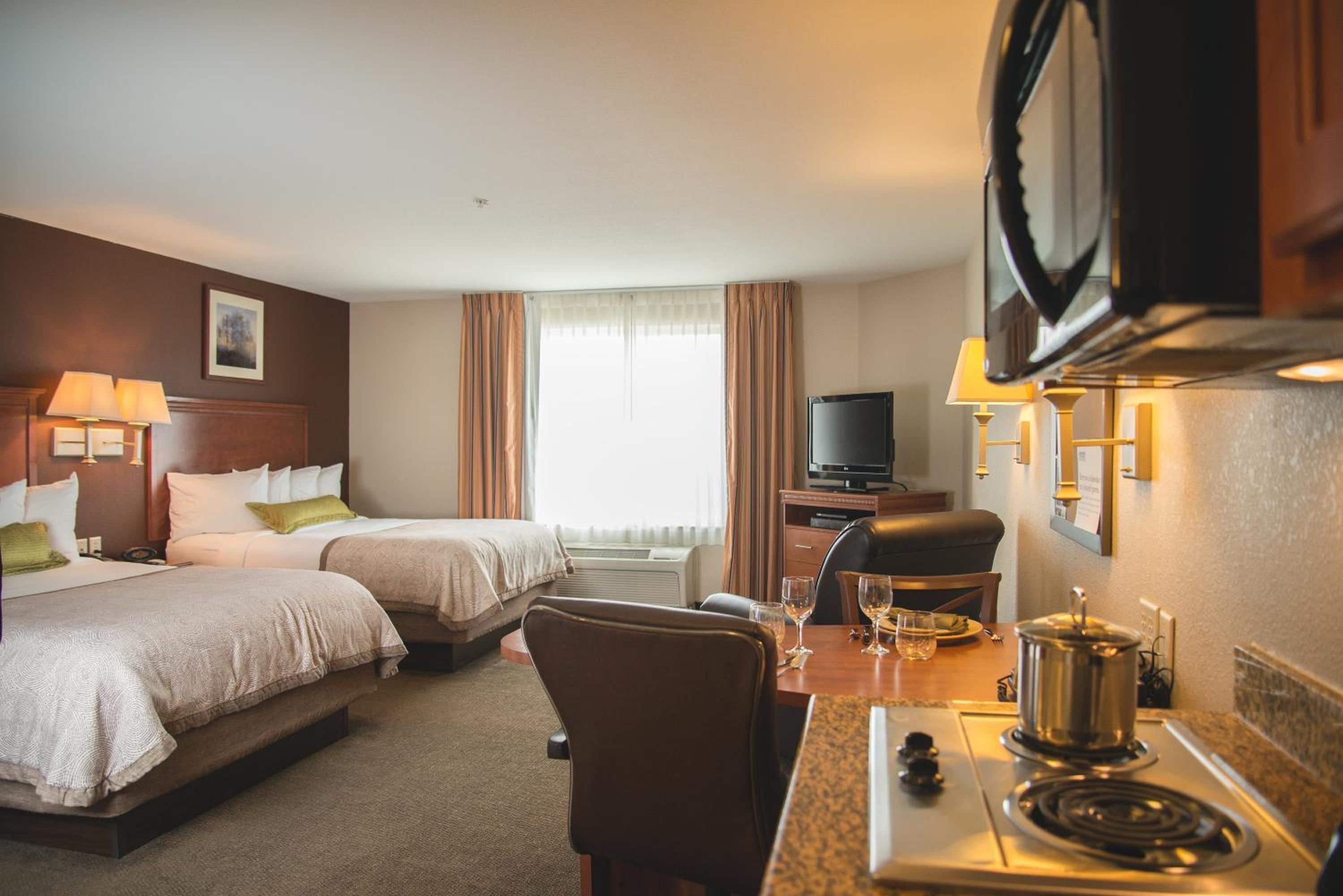 Studio Suite with Two Double Beds - Photo 3
