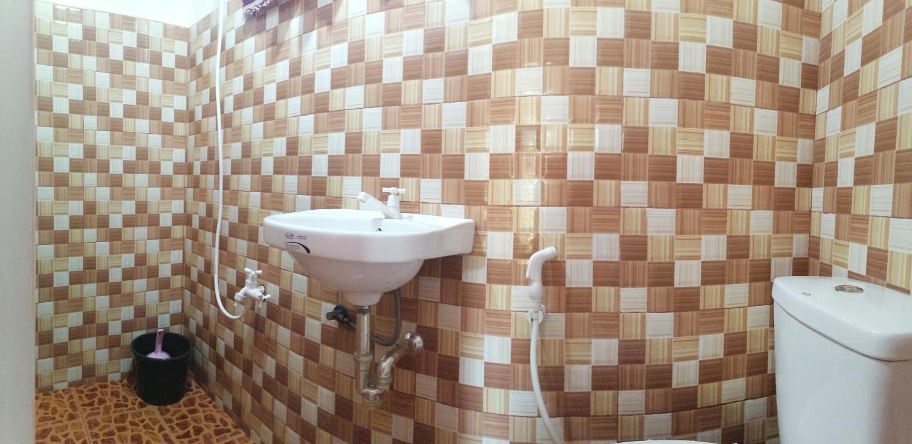 Double Room with Private Bathroom - Photo 2