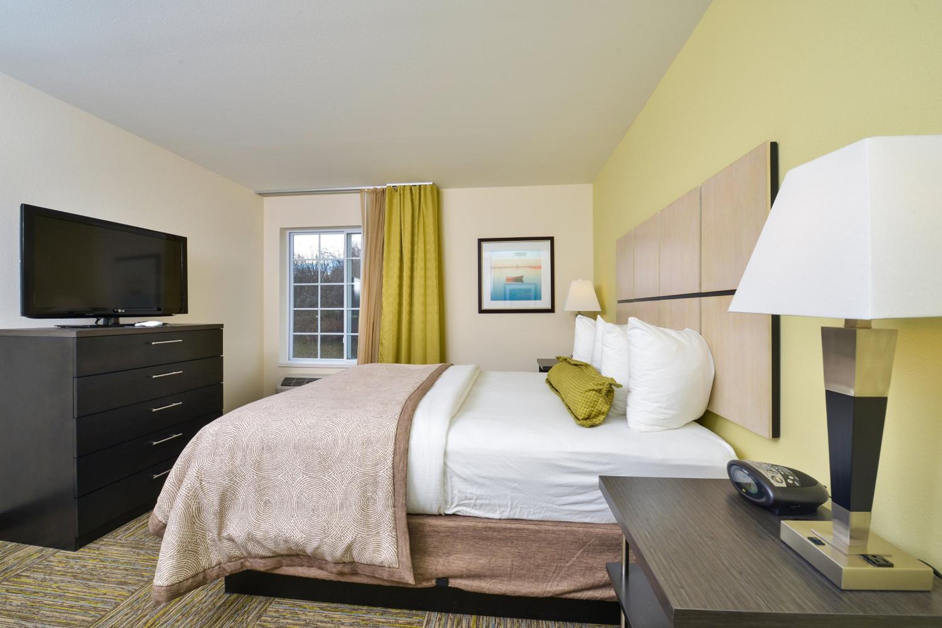 Queen Studio Suite photo 1