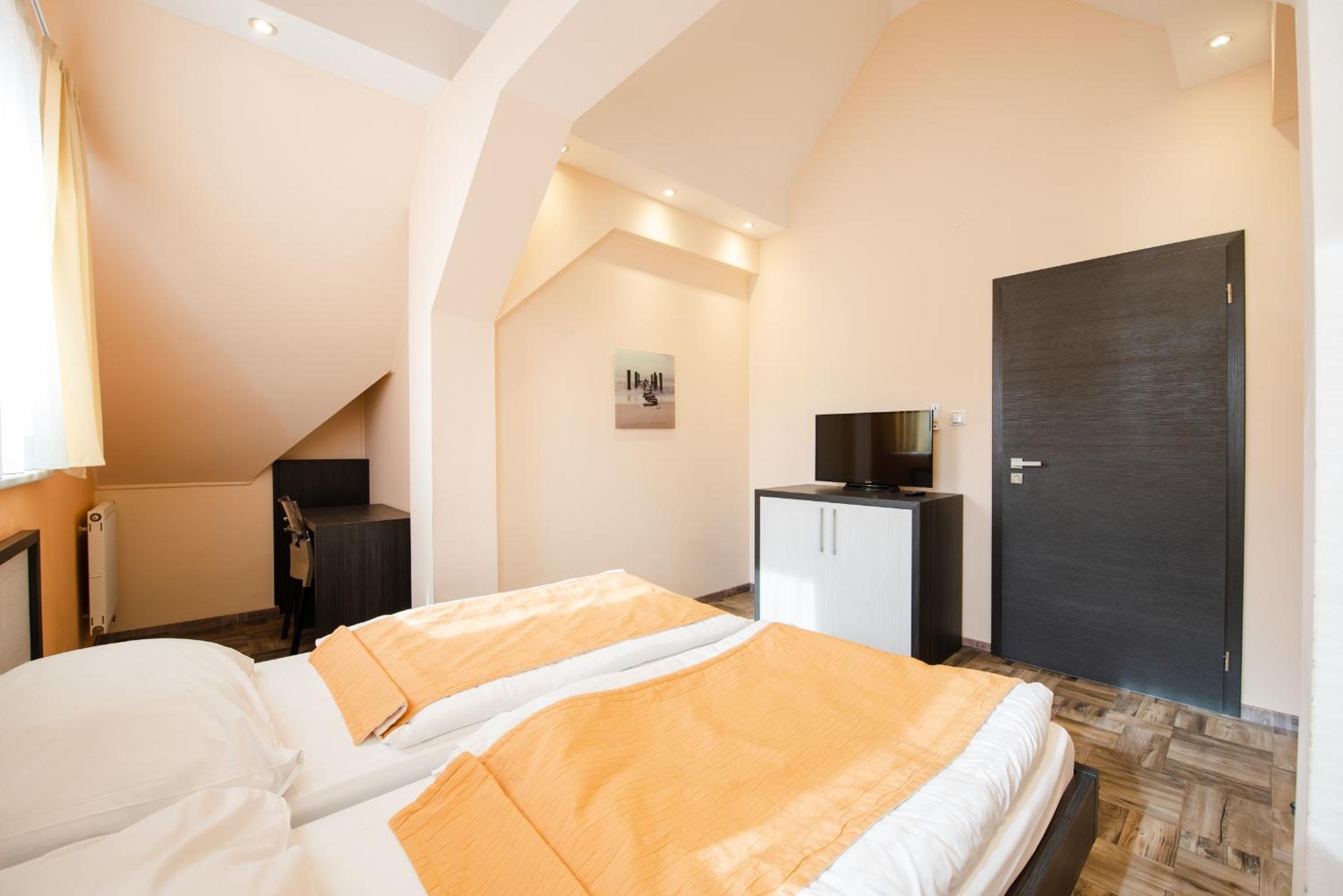 Deluxe Apartment - Photo 8