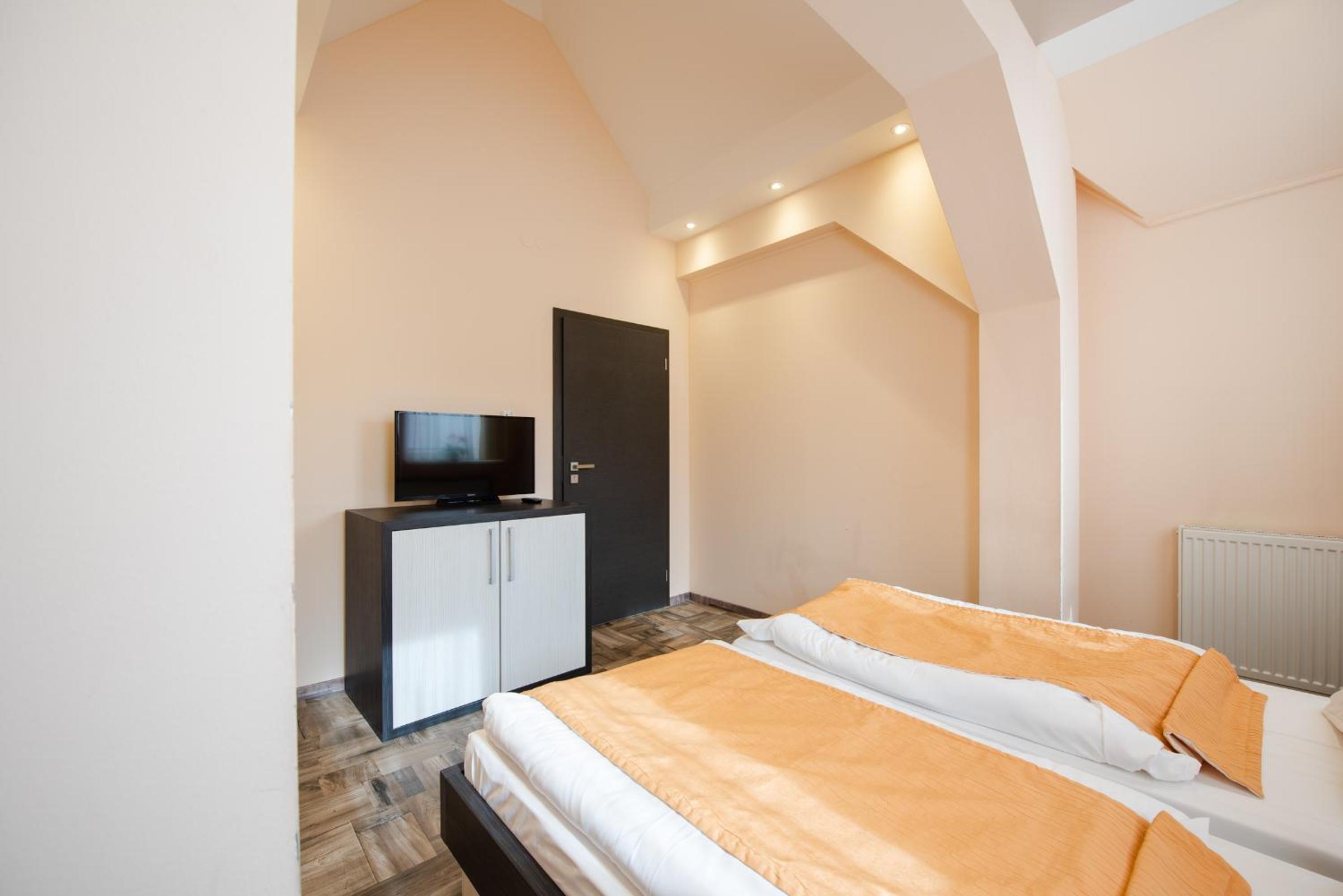 Deluxe Apartment - Photo 7