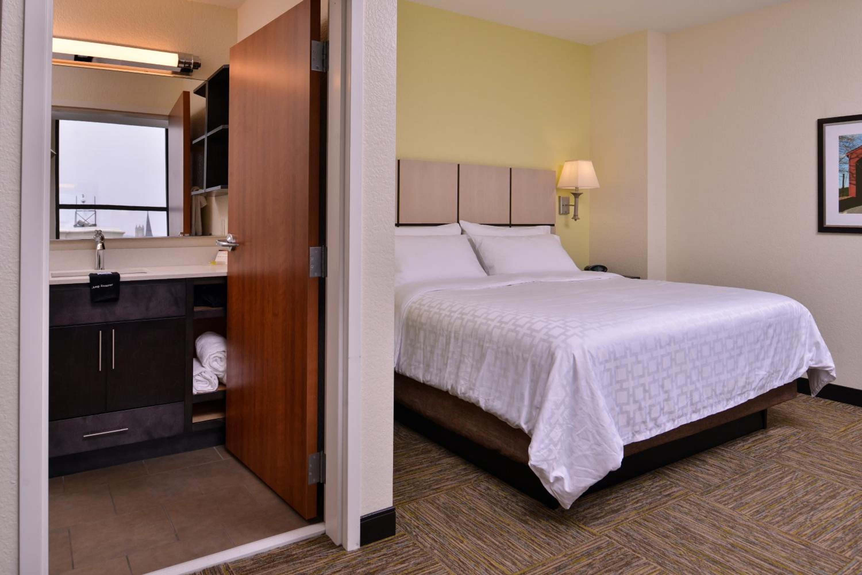 King Studio Suite - Photo 3