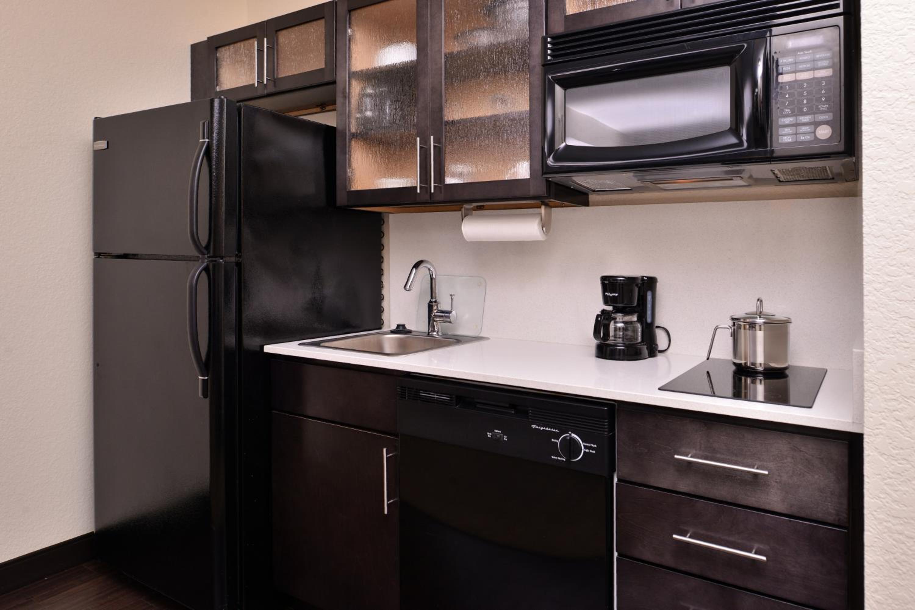 Studio Suite - Photo 2