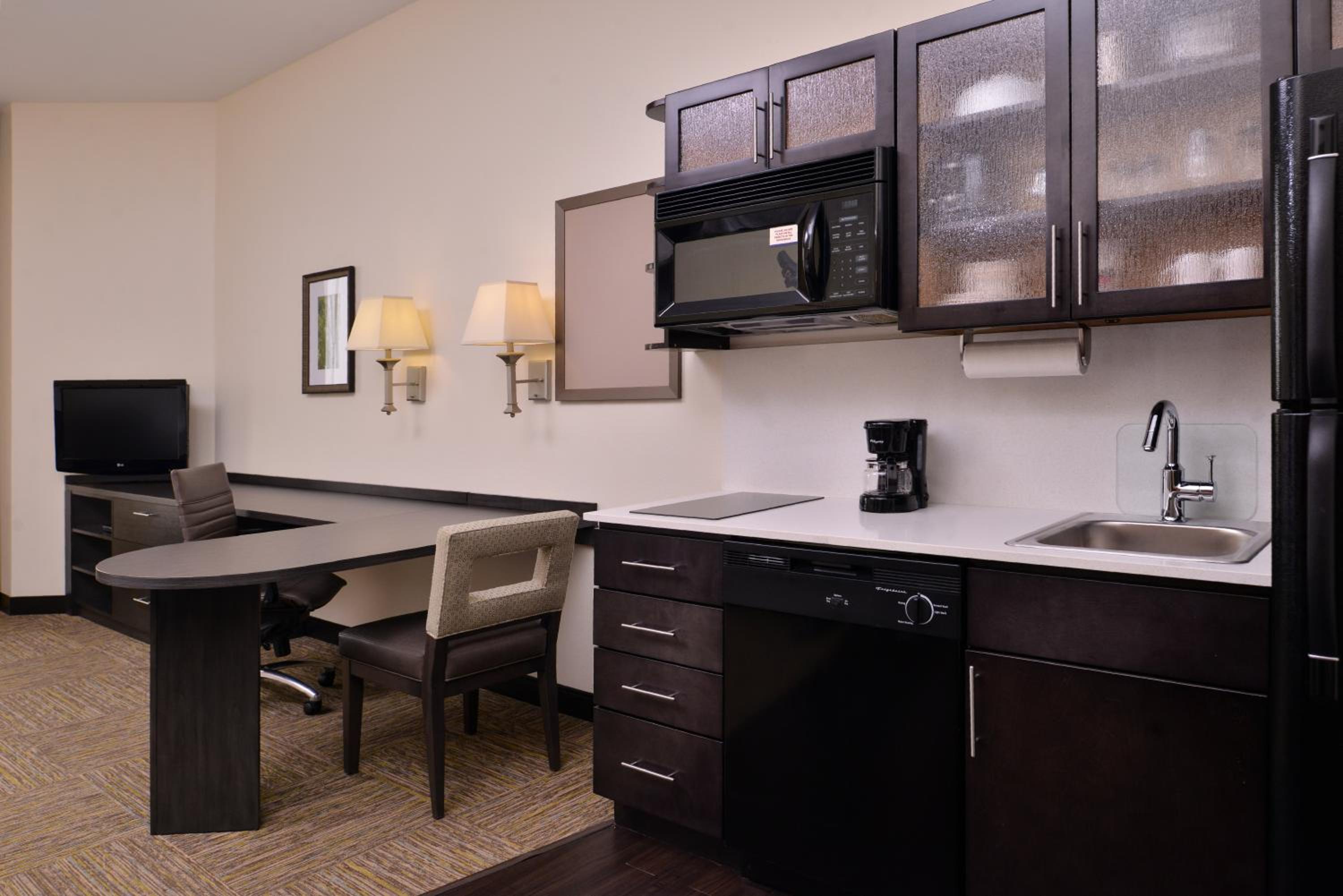 Studio Suite - Photo 7