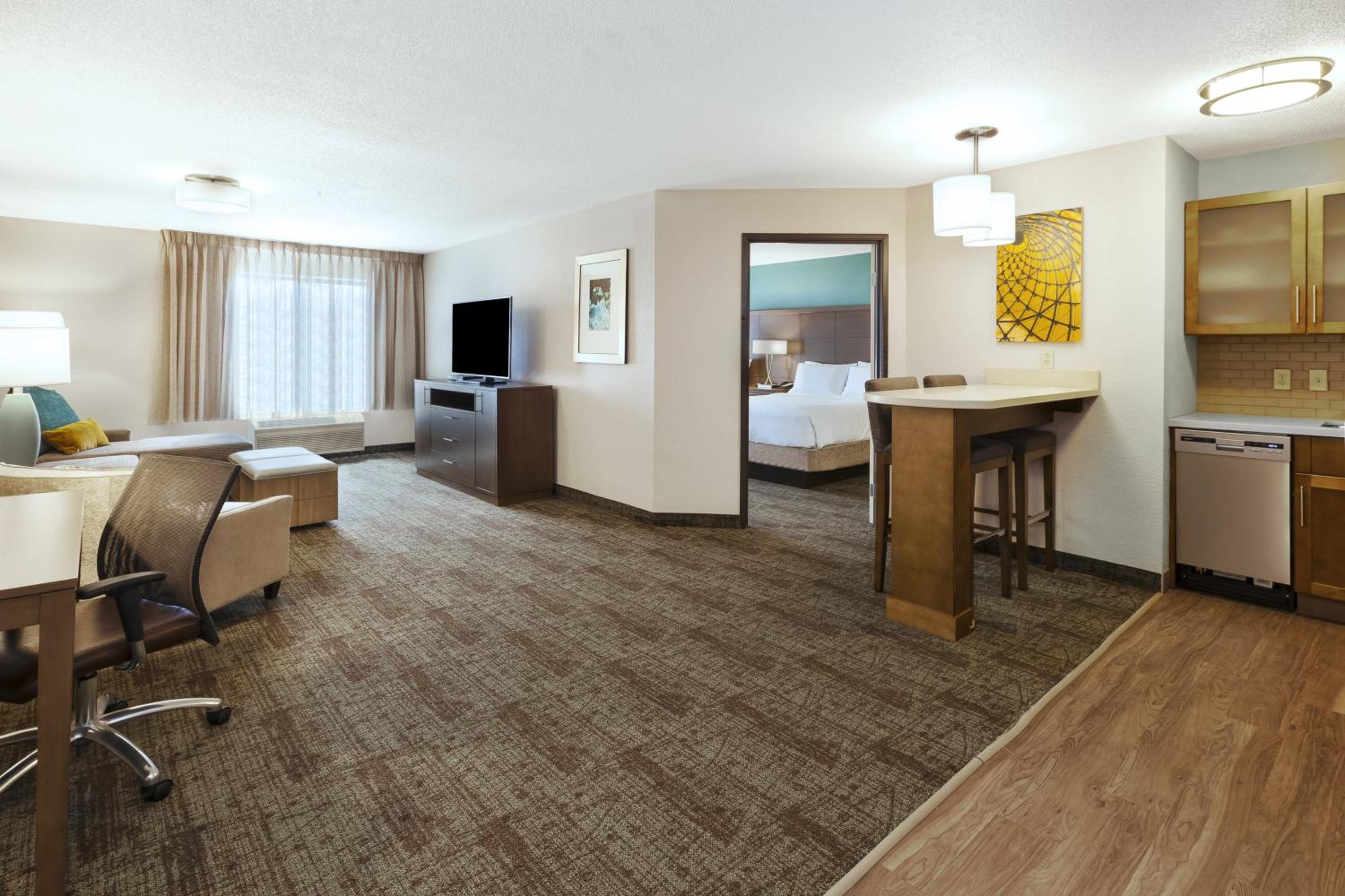 Deluxe One-Bedroom Queen Suite with Two Queen Beds - Photo 1
