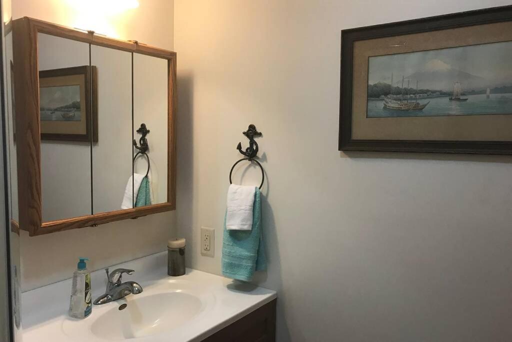 Three-Bedroom Townhouse - Photo 11