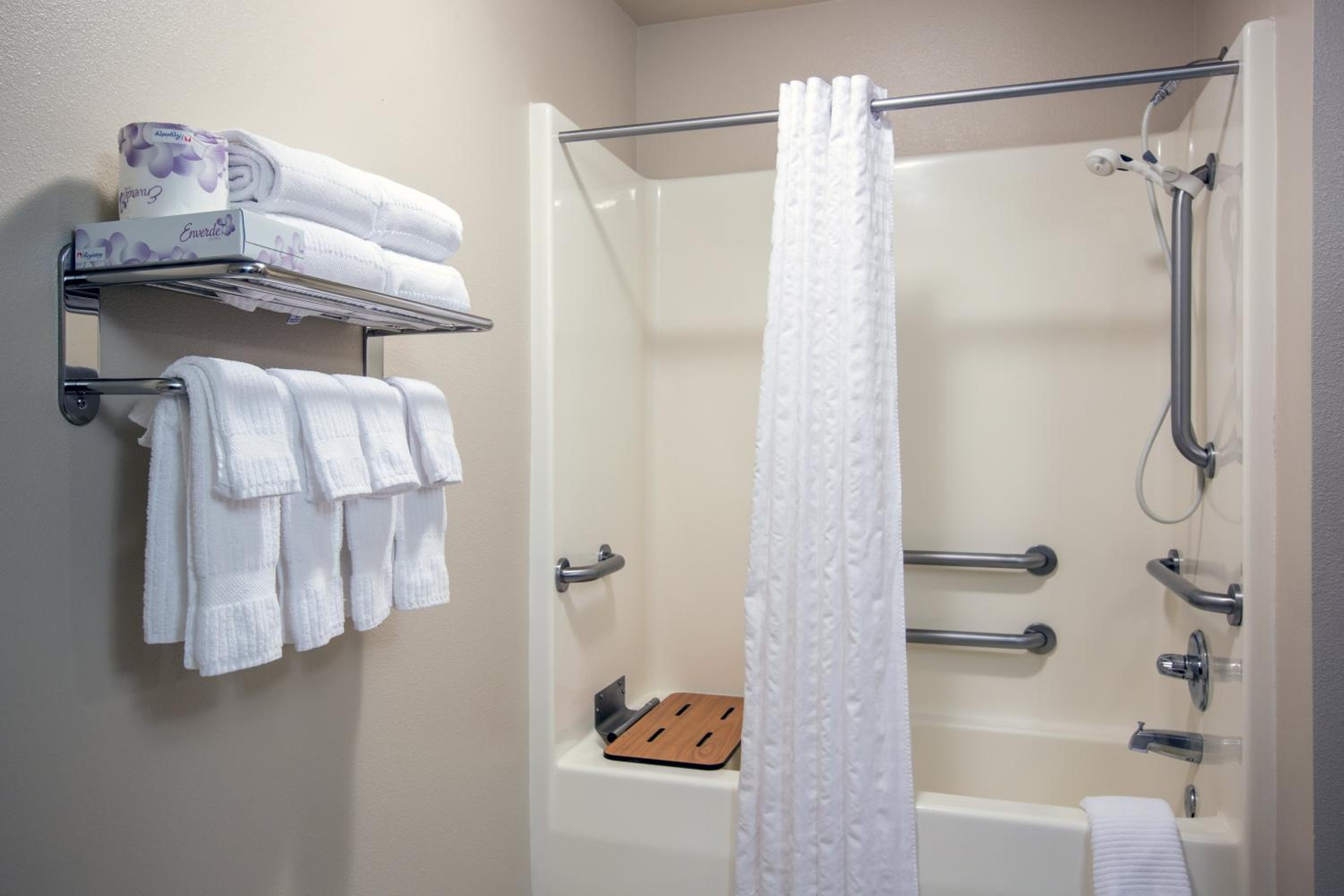 Suite with Two Double Beds - Hearing Accessible - Photo 3