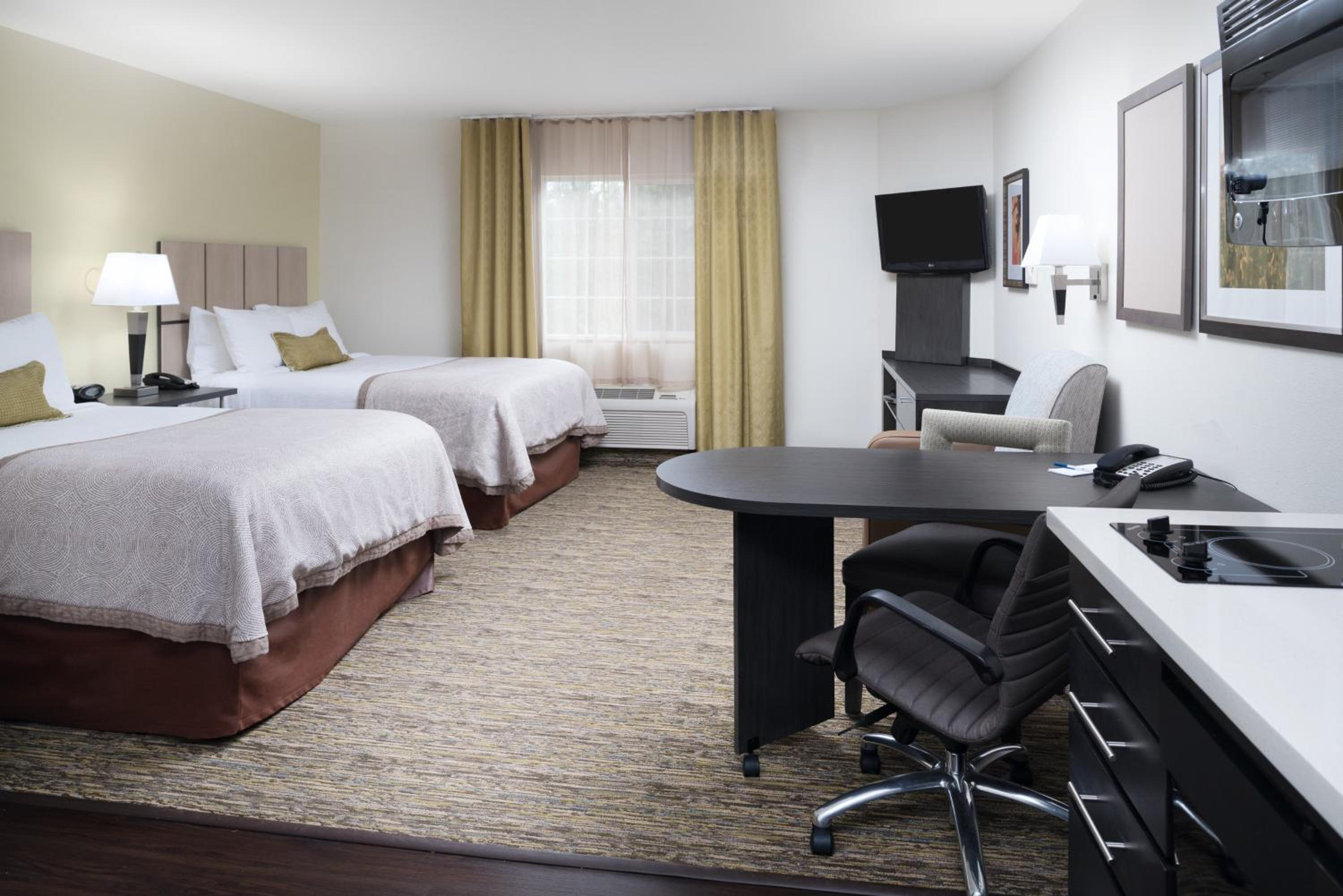 Studio Suite with Two Double Beds - Photo 2