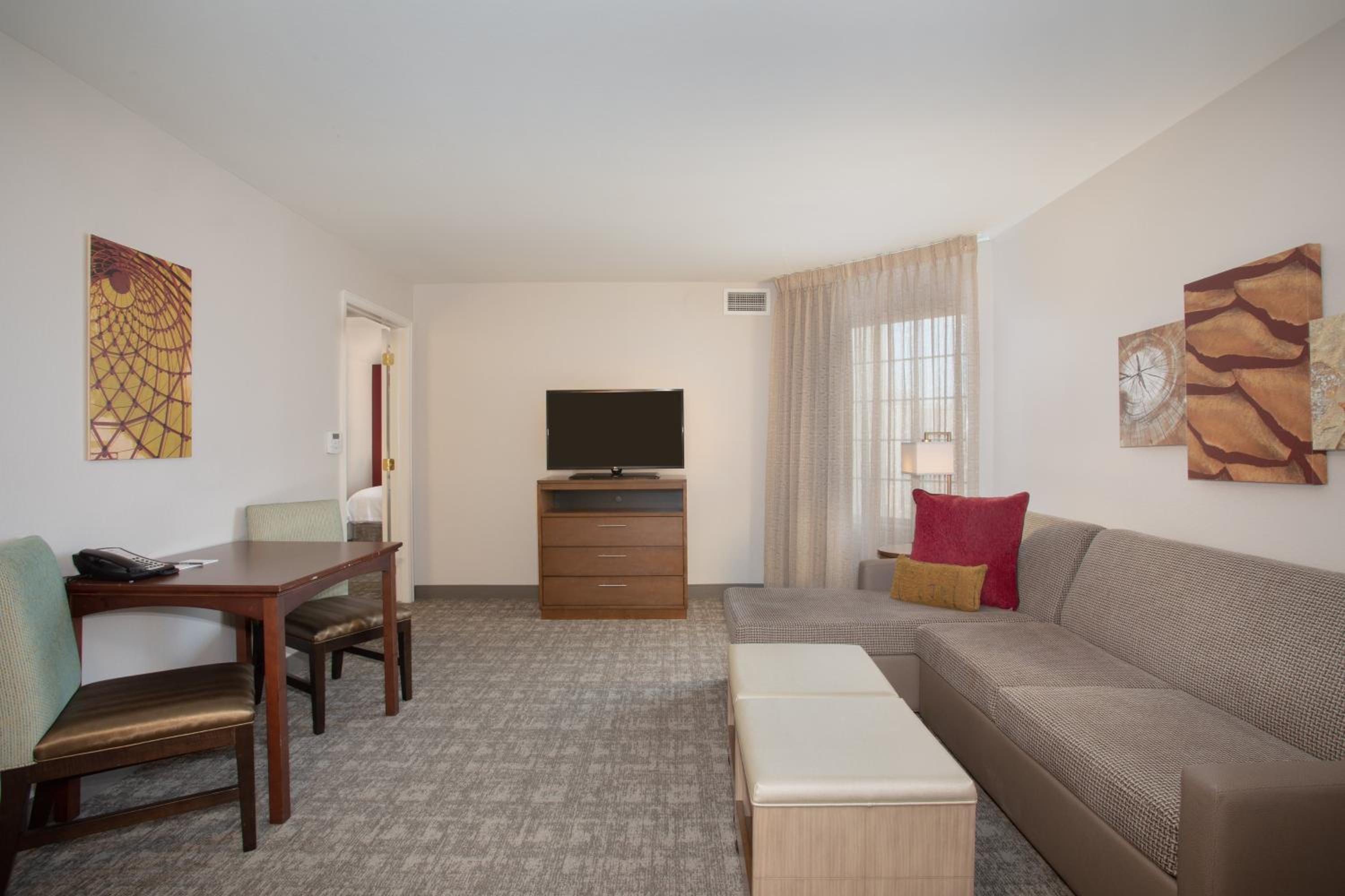 Two-Bedroom Suite - Photo 3