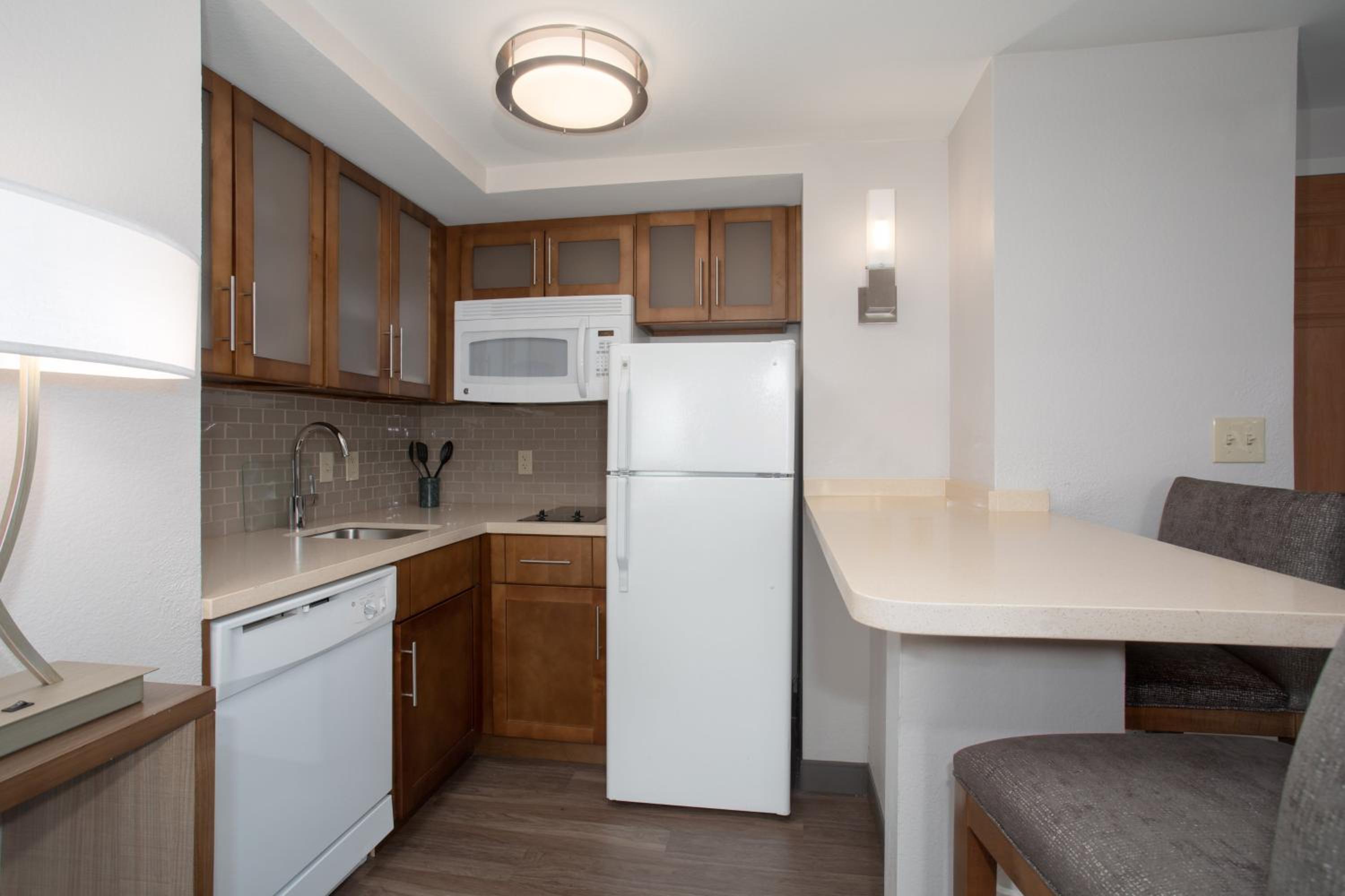 One-Bedroom King Suite - Photo 6