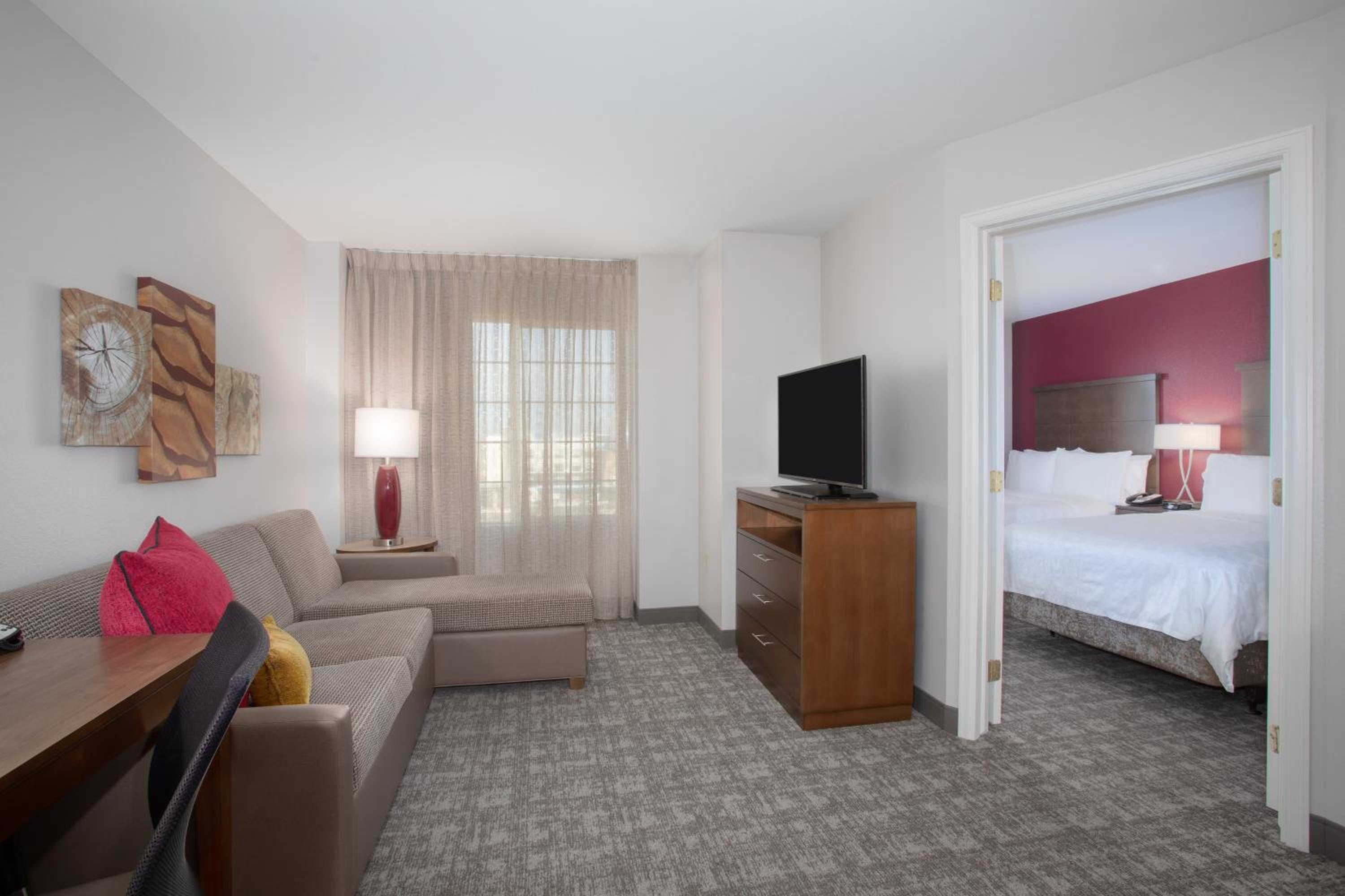 One-Bedroom Suite with Two Double Beds - Photo 8