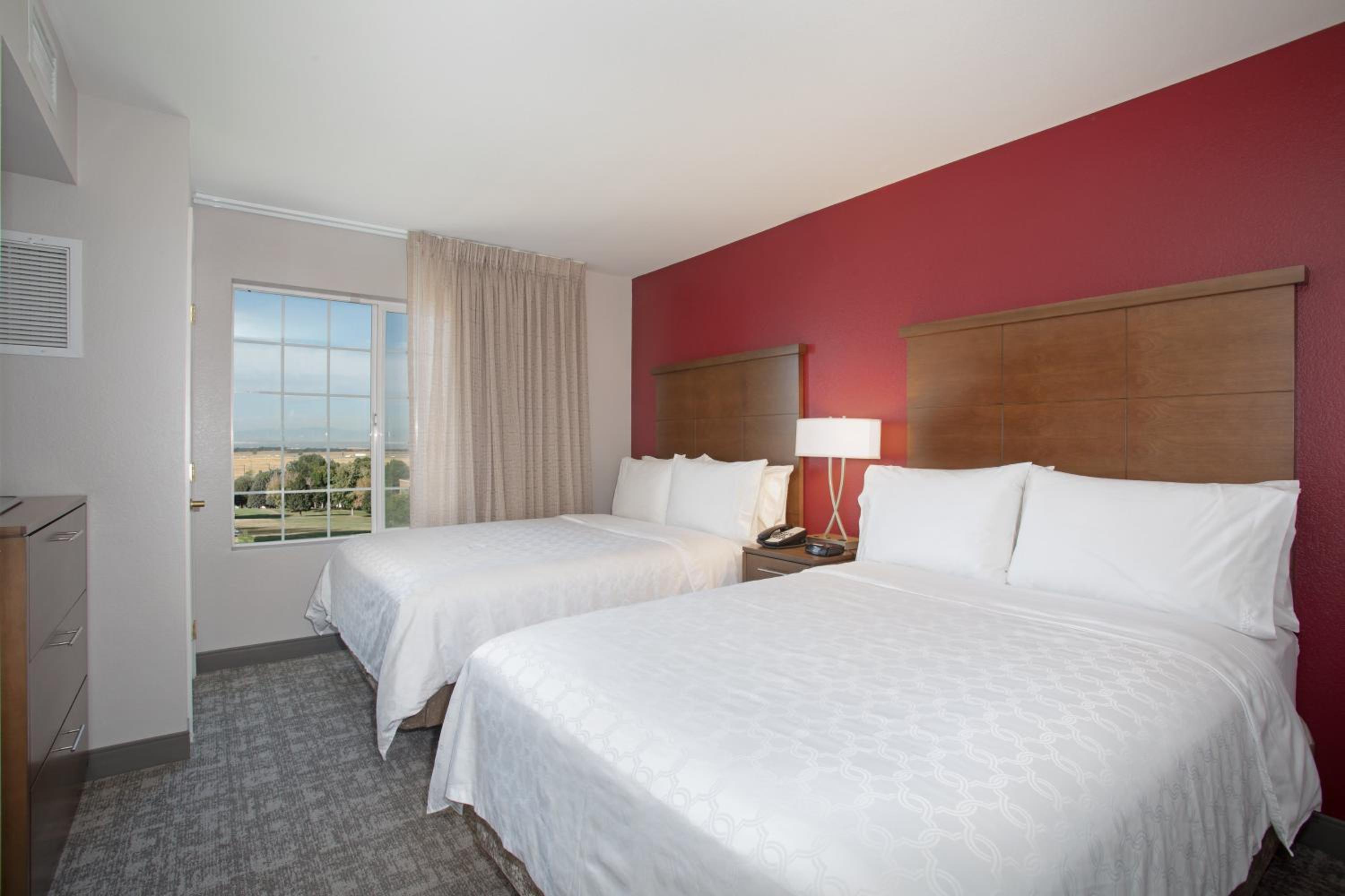 One-Bedroom Suite with Two Double Beds - Photo 3