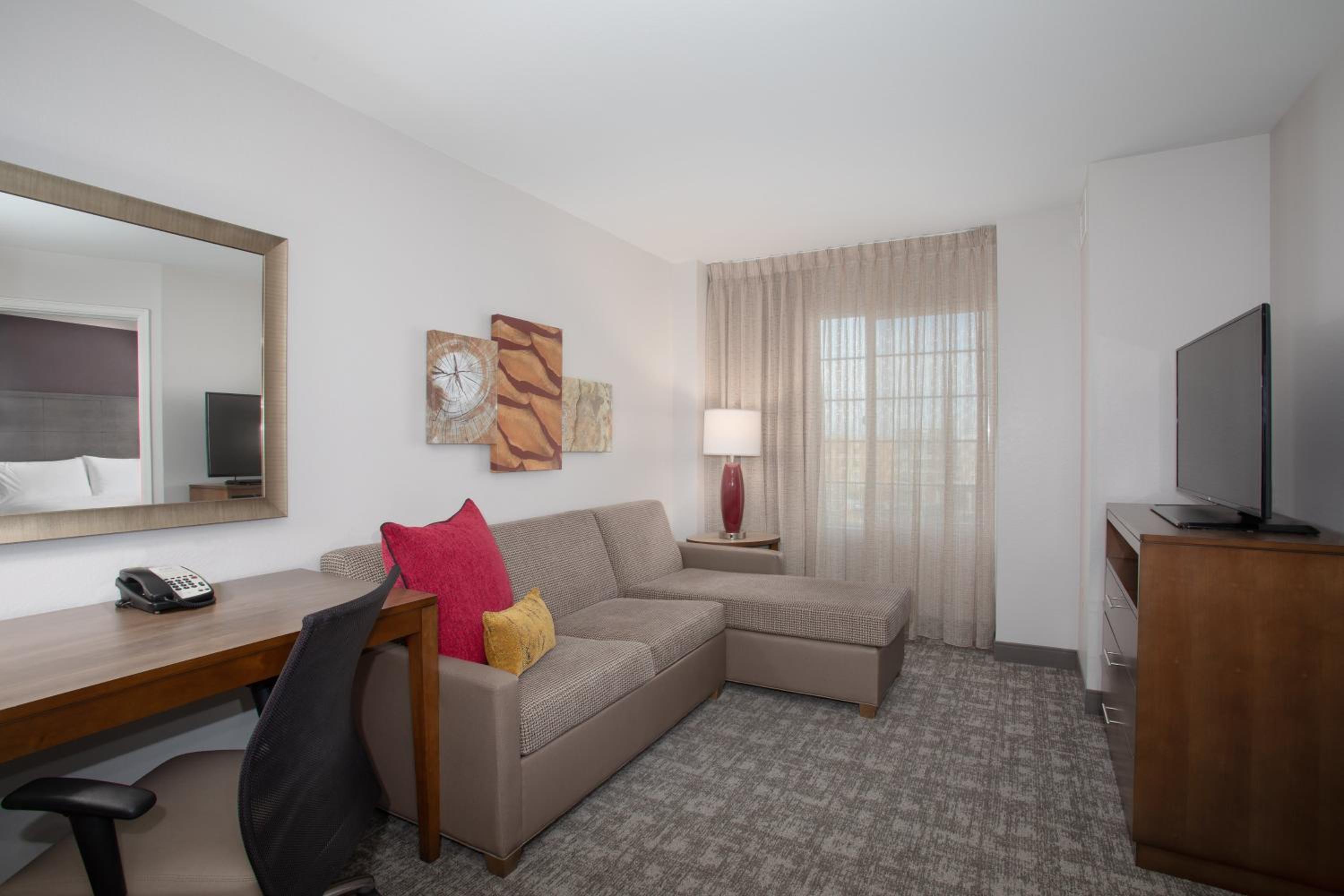 One-Bedroom King Suite - Photo 5