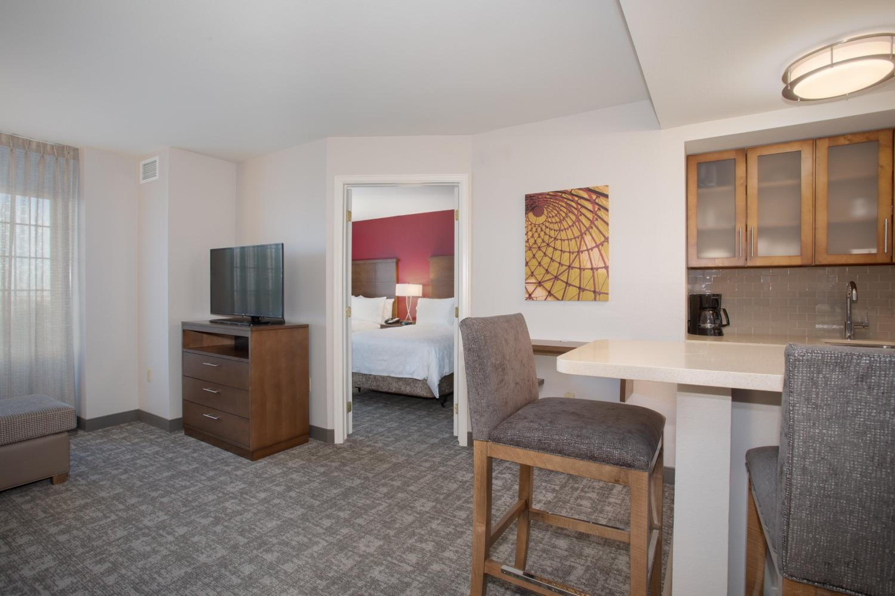 One-Bedroom King Suite - Photo 7