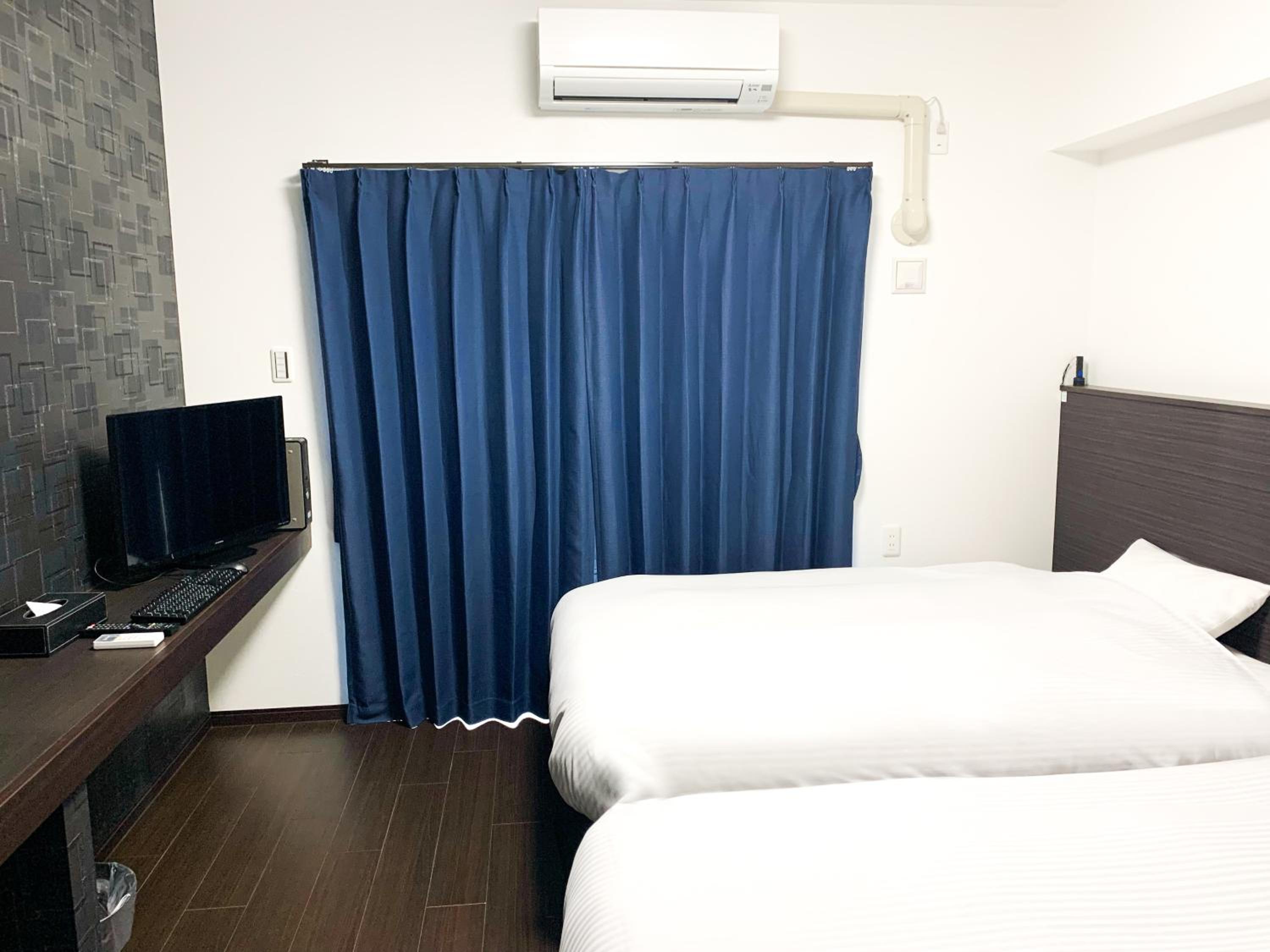 Standard Twin Room with Sea View