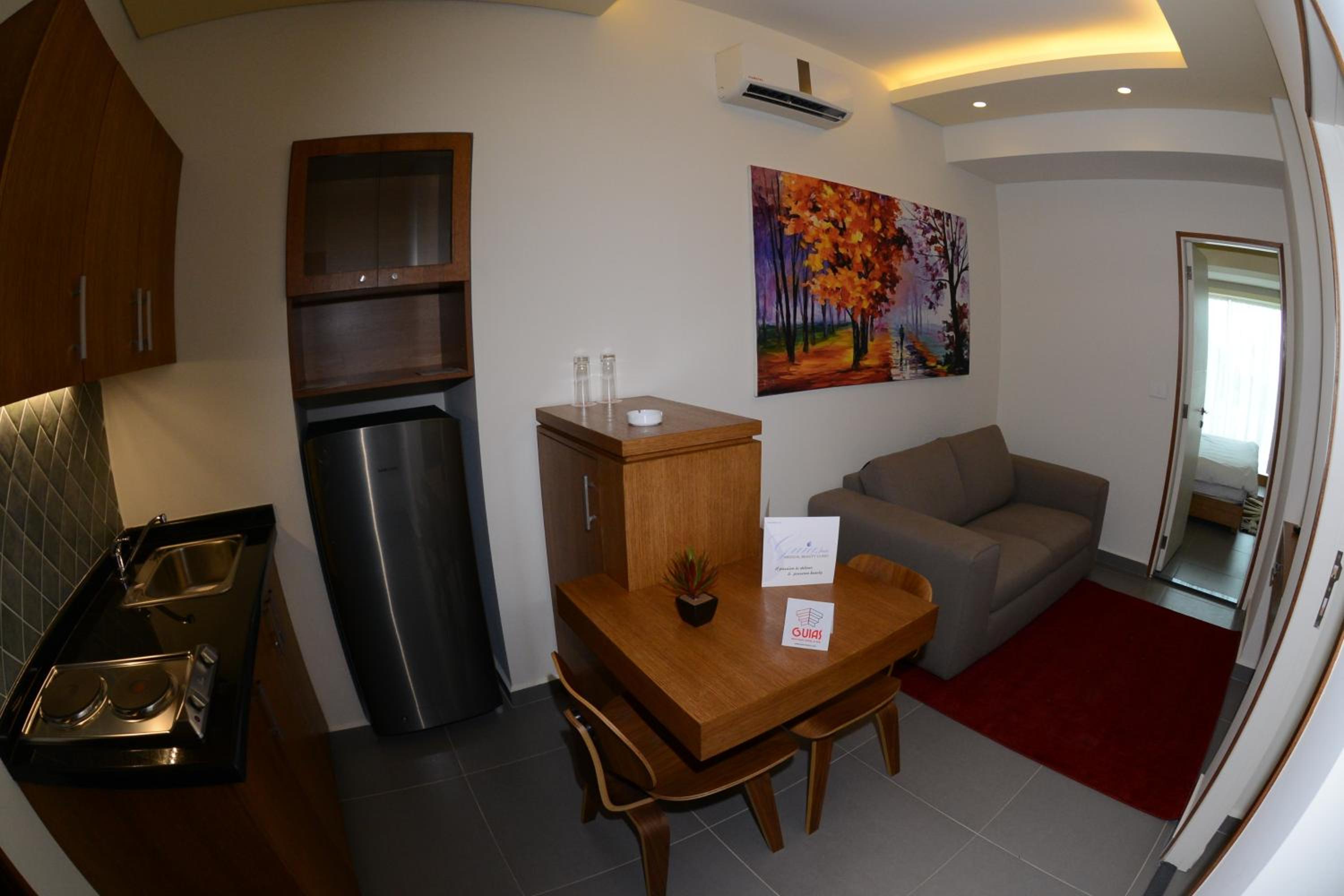 Deluxe Family Suite photo 2