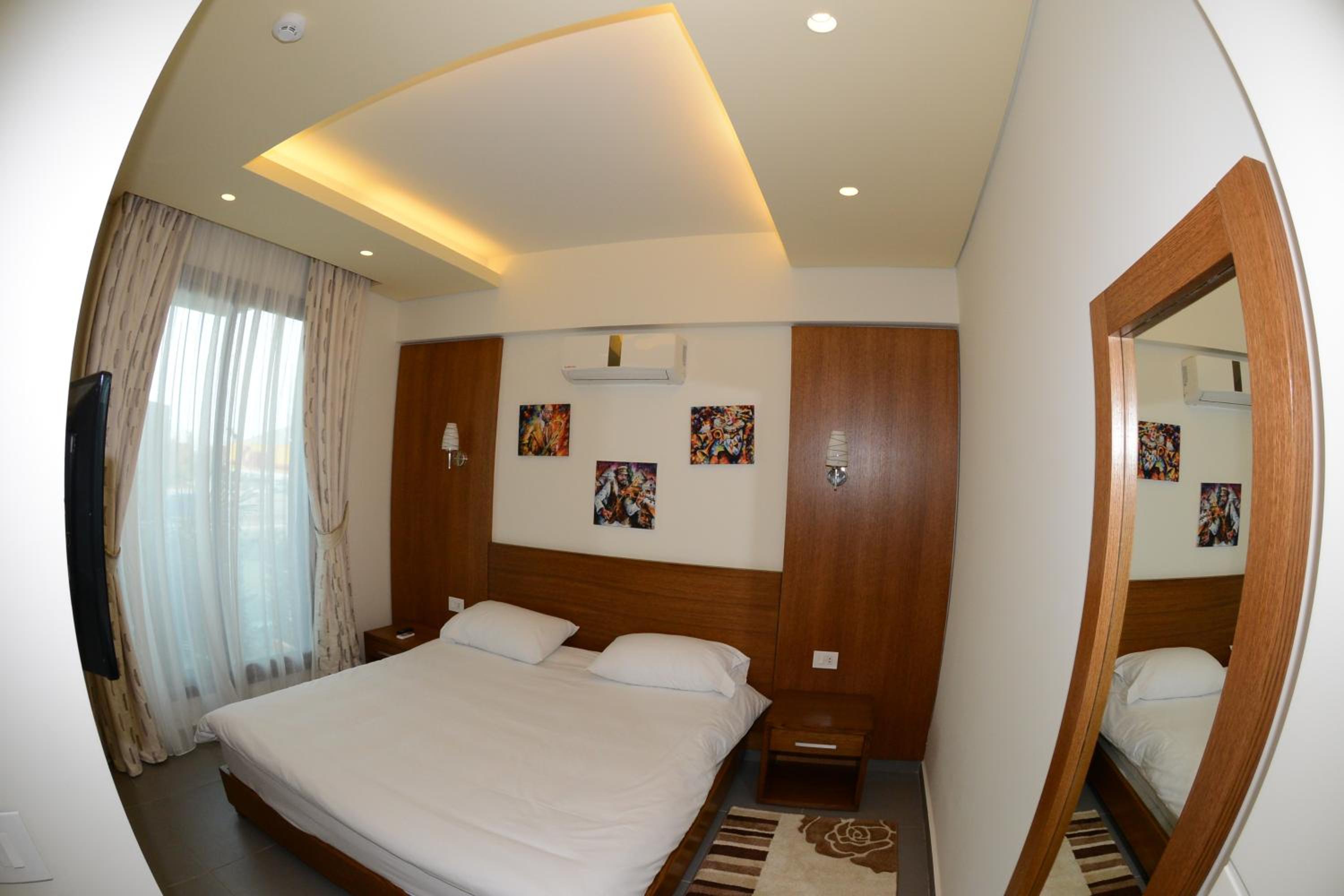 Deluxe Family Suite photo 3