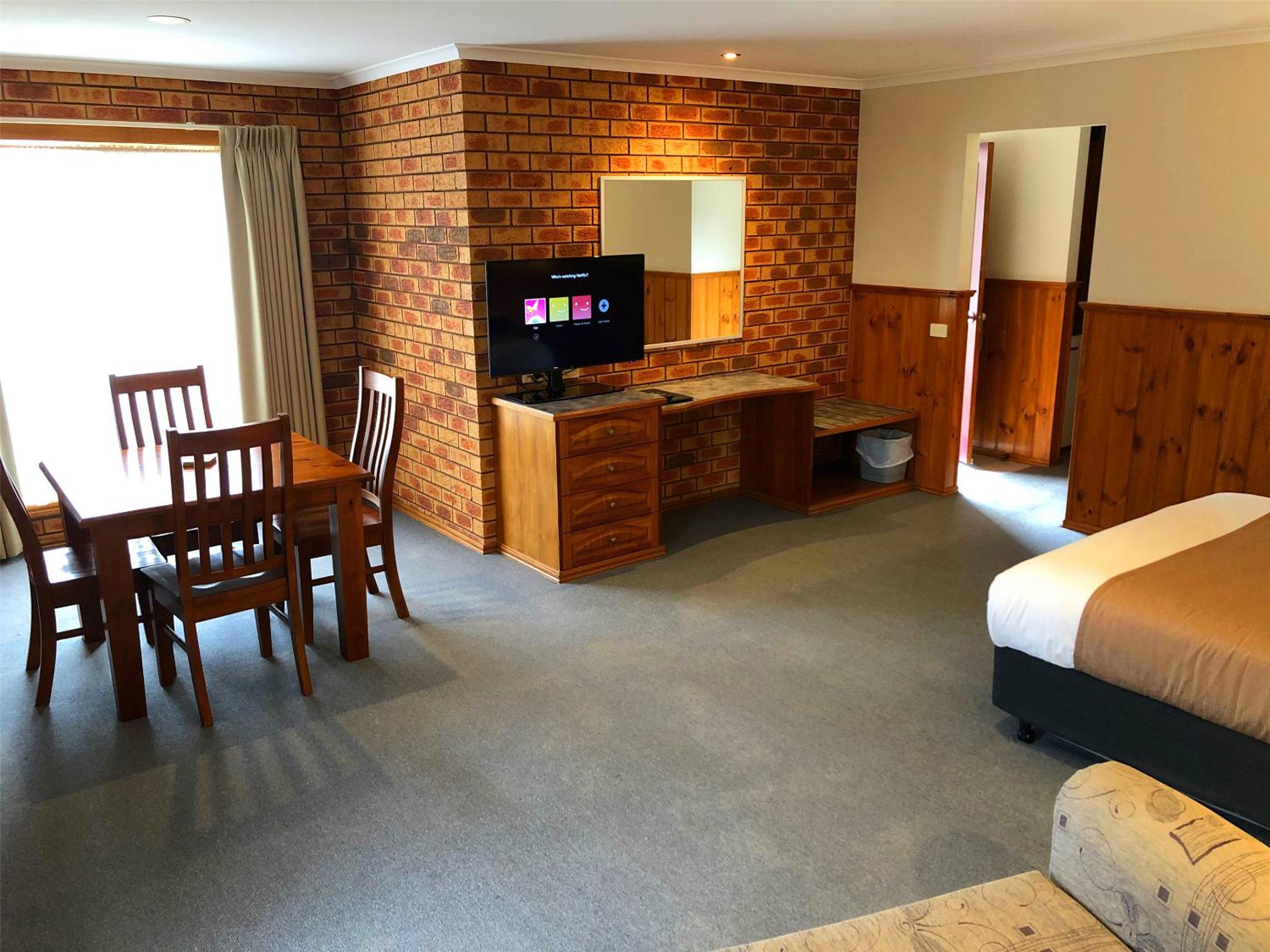 Family Room photo 2