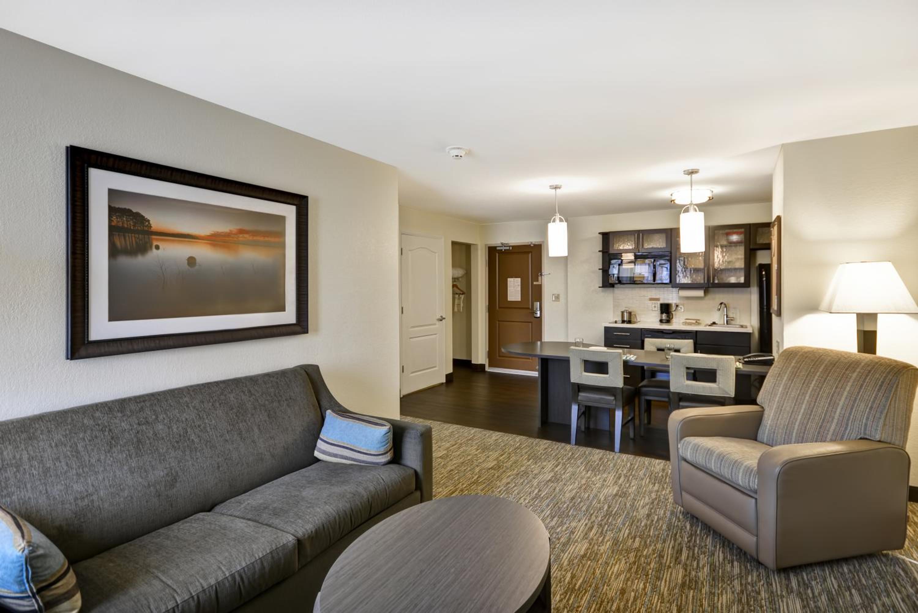 One-Bedroom King Suite photo 1