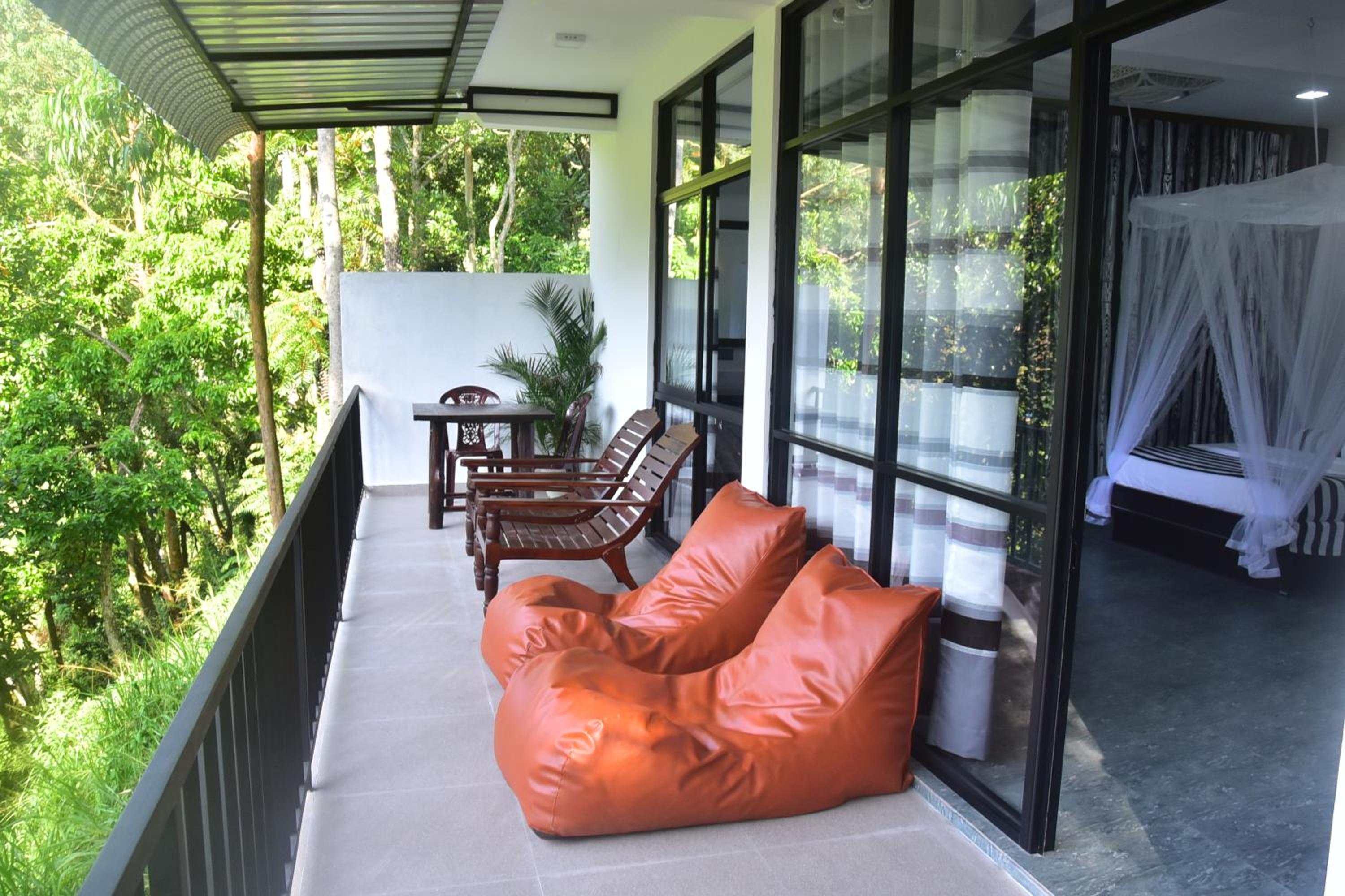 Deluxe Family Room photo 2