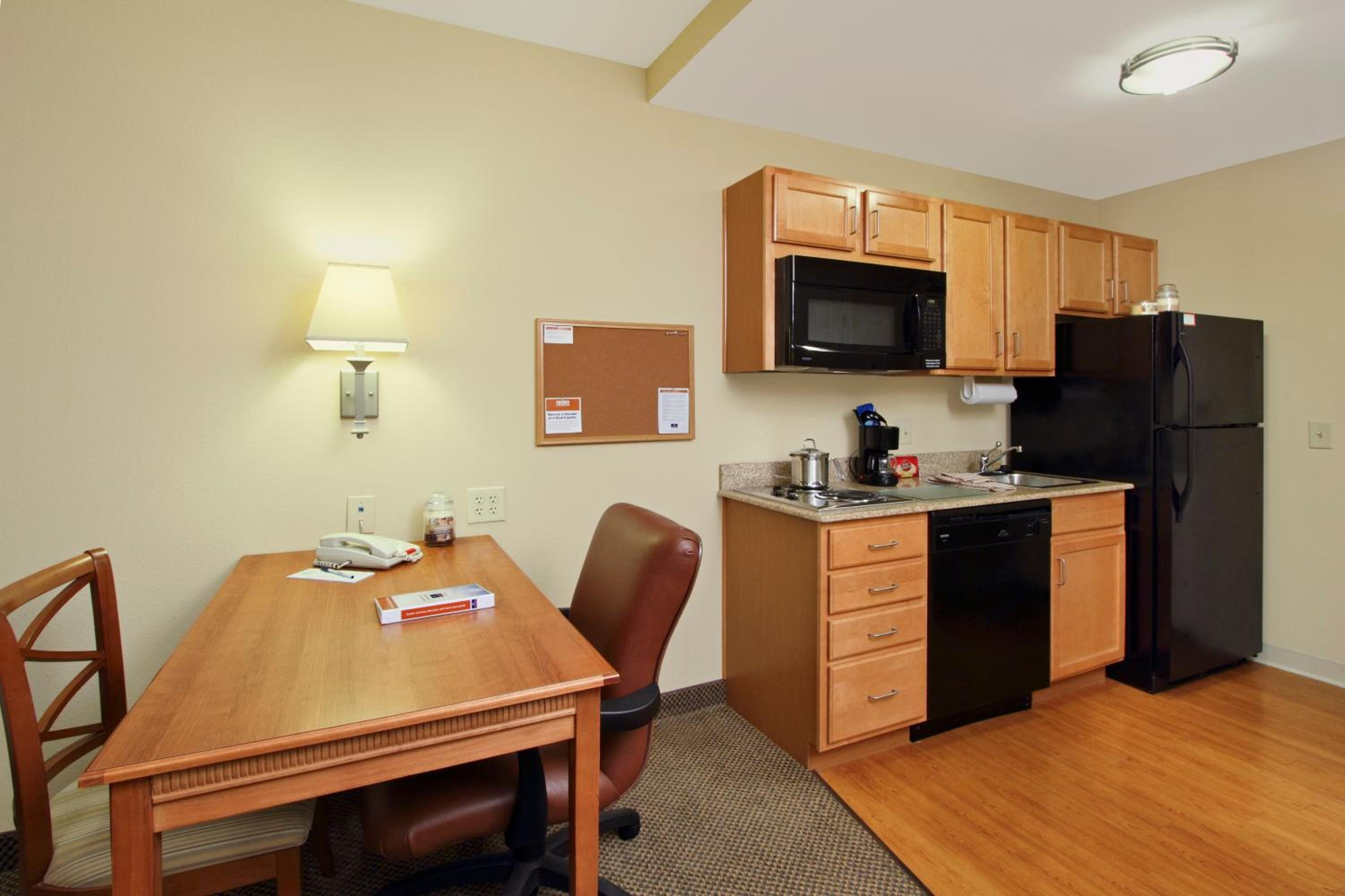 Studio Queen Suite - Photo 4