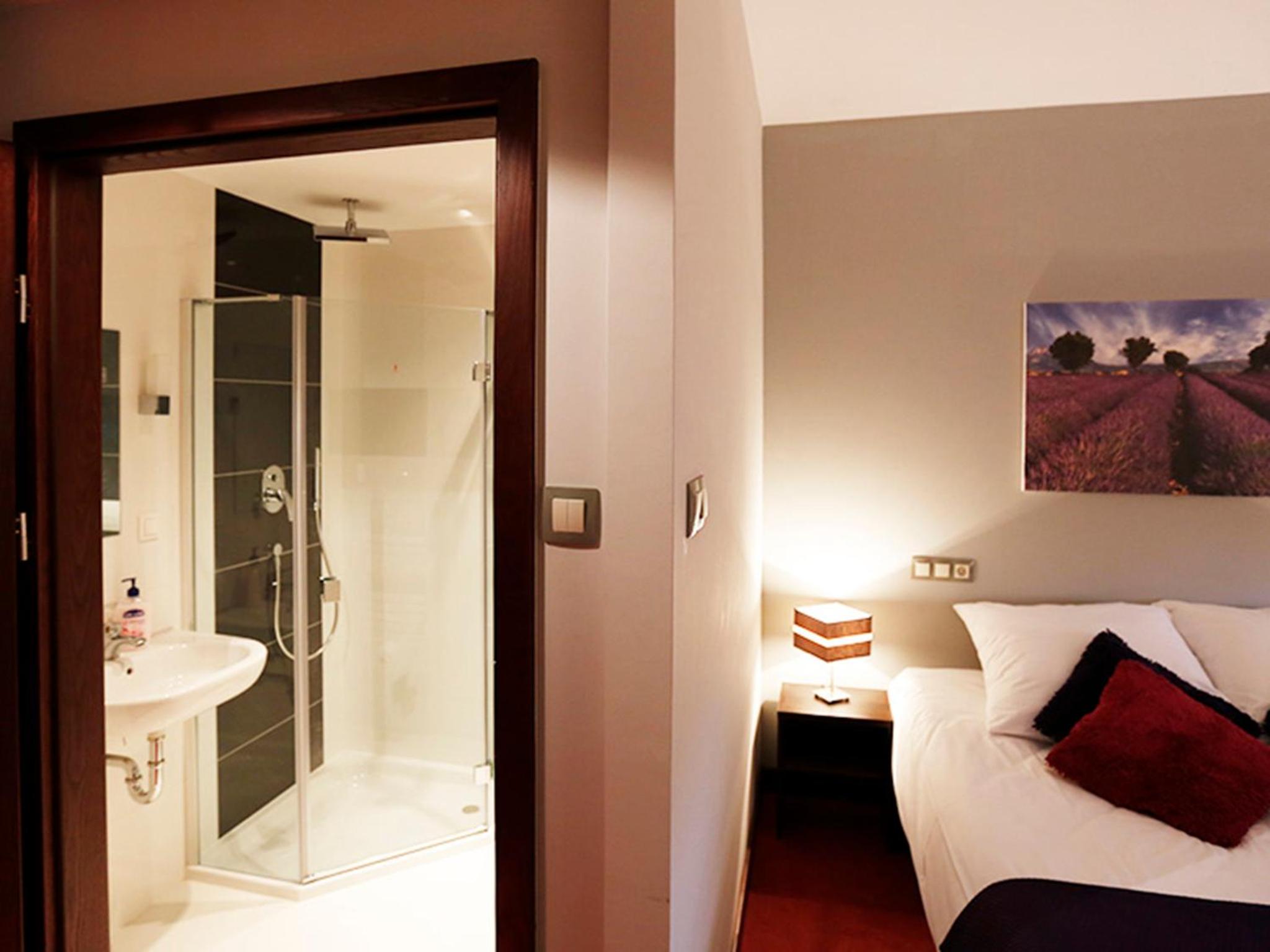 Double or Twin Room - Photo 5
