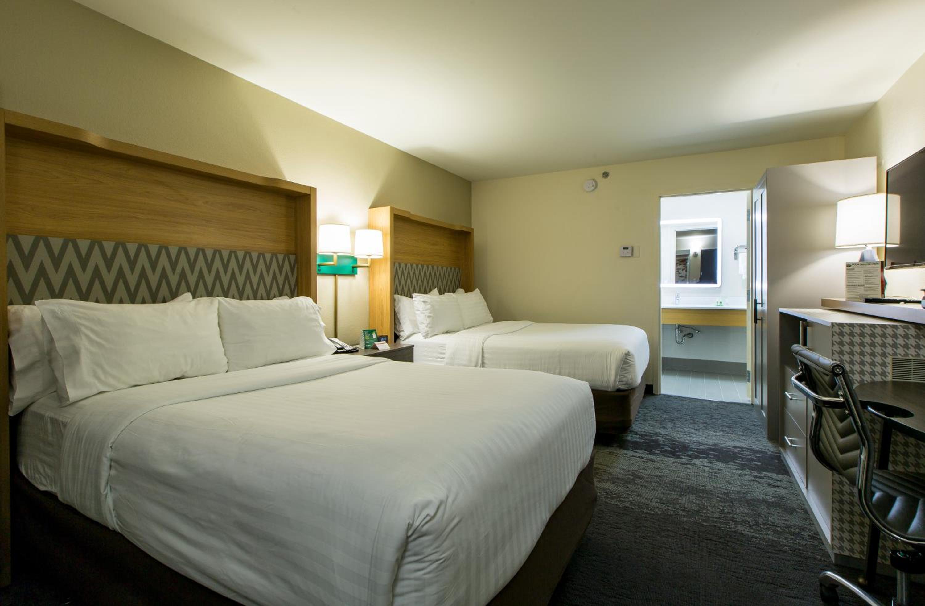 Standard Double Room with Two Double Beds - Photo 5