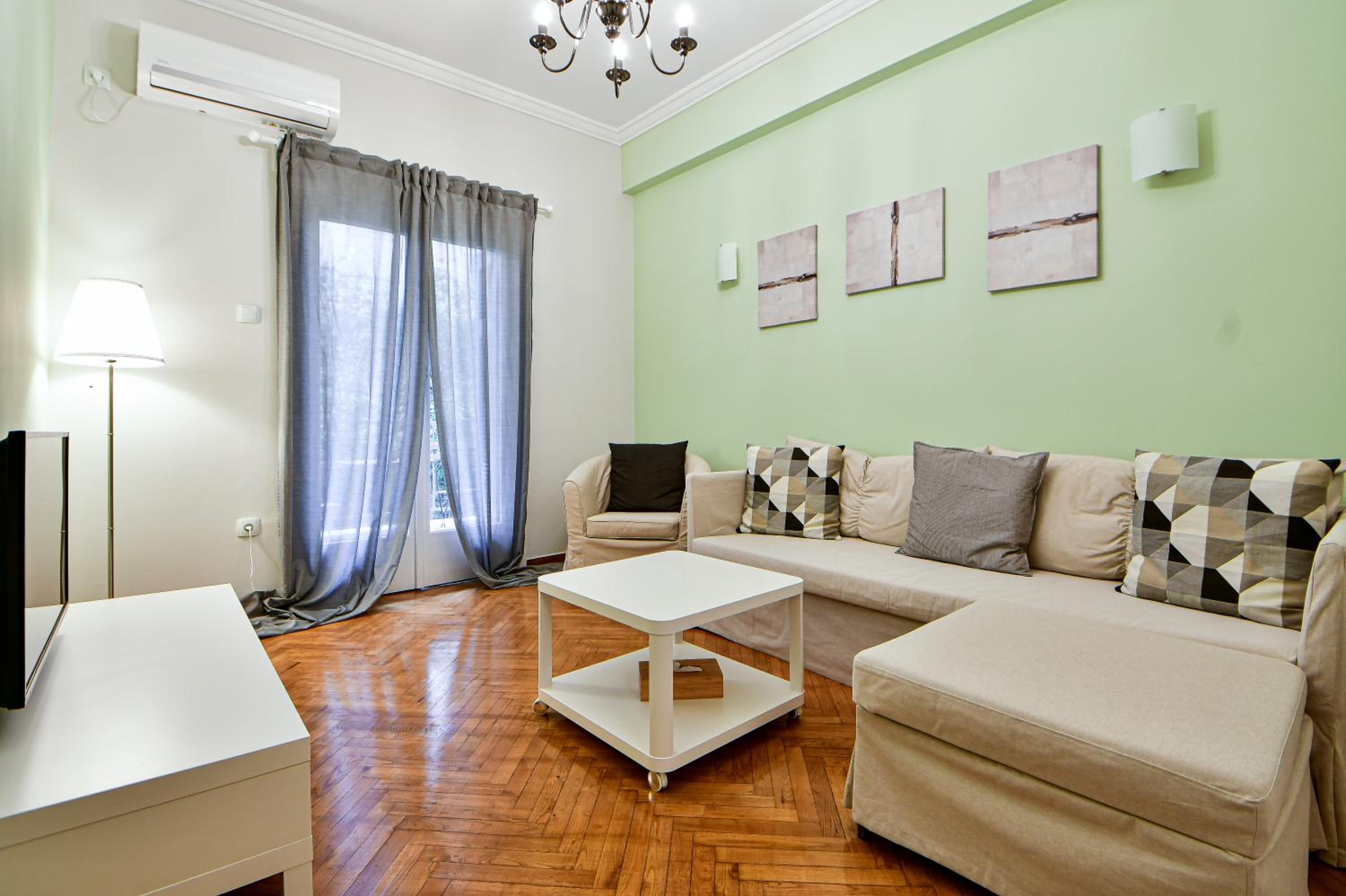One-Bedroom Apartment