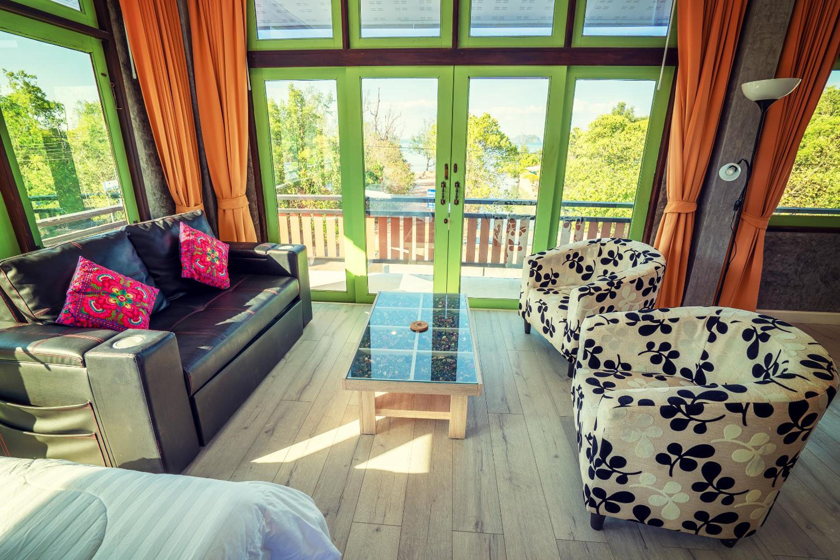 Superior Suite with Sea View - Photo 9