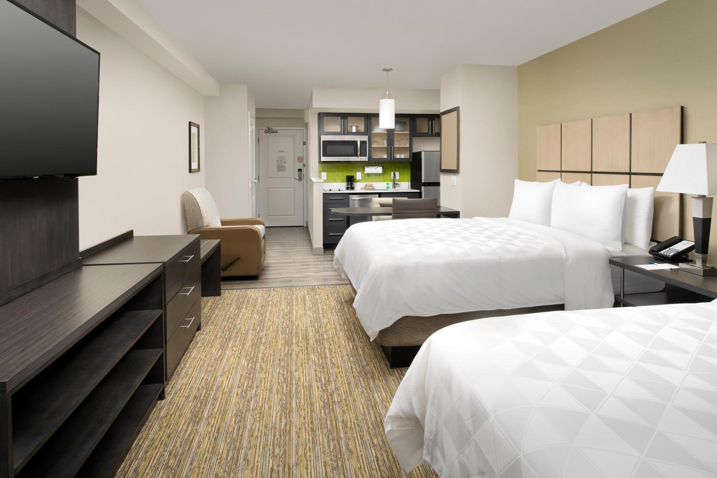 Studio Suite with Two Queen Beds - Photo 4