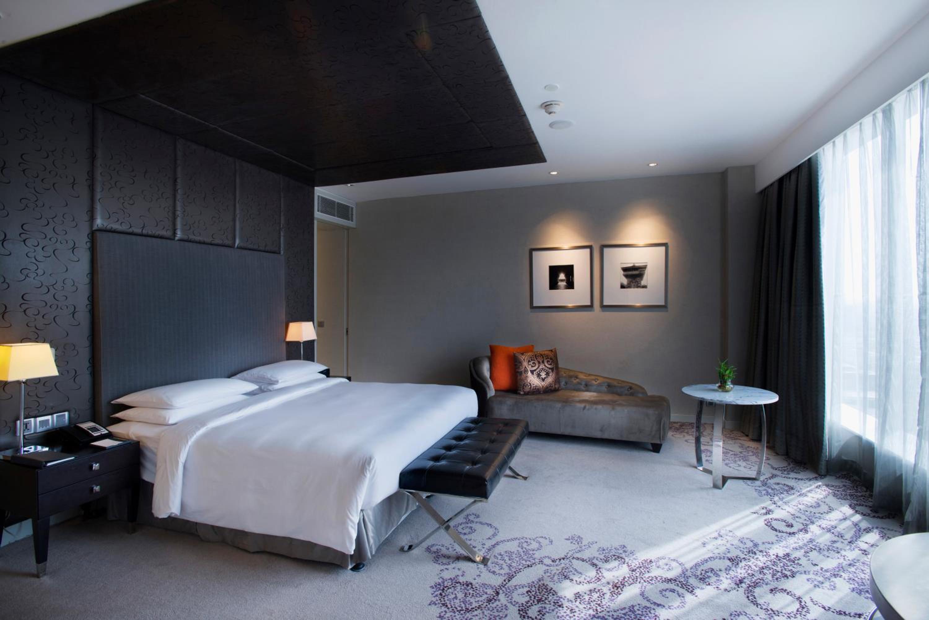 King Suite with 15% Discount on Food & Soft Beverages, 15% Discount on Spa & Confirmed late check out till 14:00 Hrs King Suite with 15% Discount on Food & Soft Beverages, 15% Discount on Spa & Confirmed late check out till 14:00 Hrs